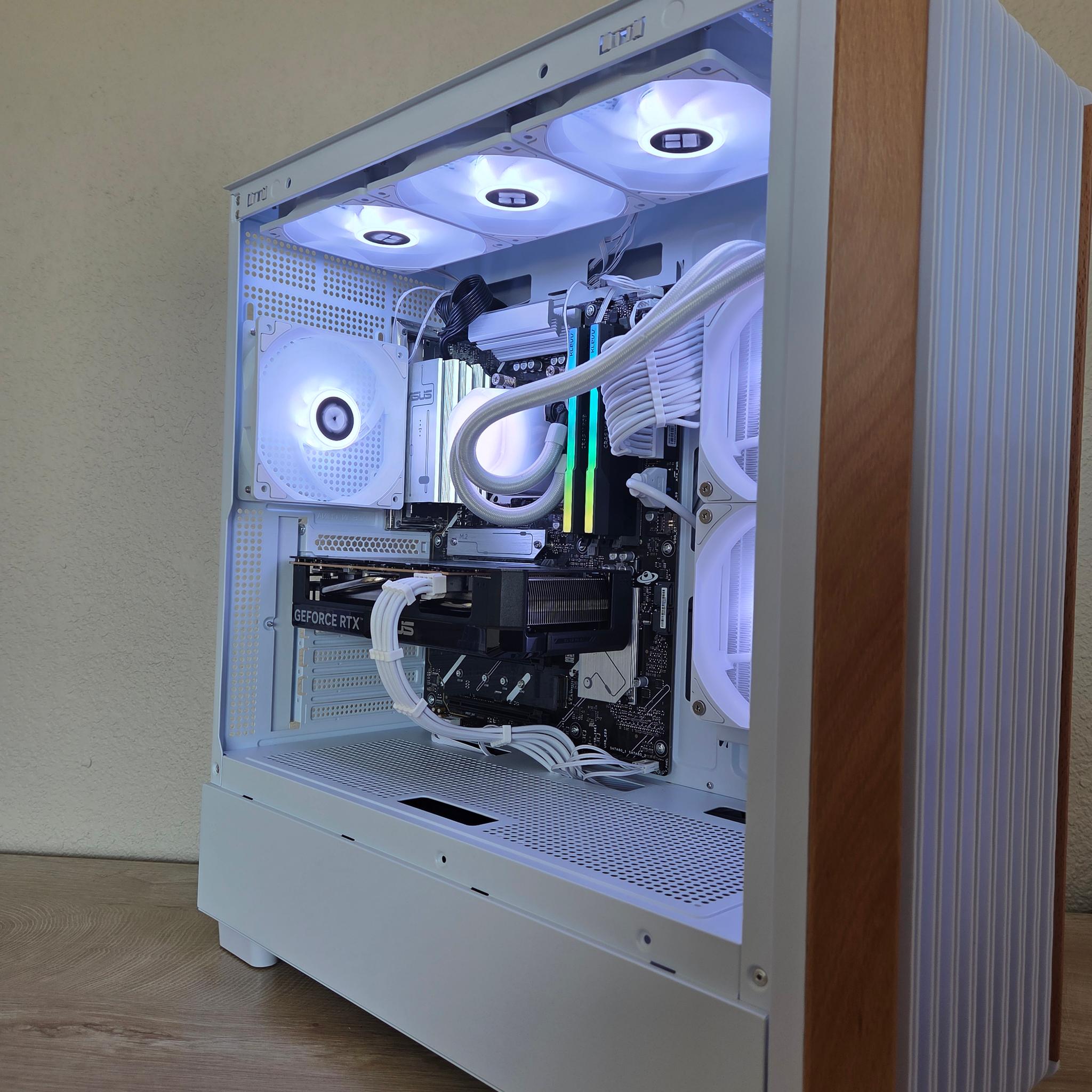 🌲❄️ Timber Frost | RTX 5060 | Ryzen 5 7600 | 32GB DDR5 | Wood Edition Gaming PC 🤍🌲/C/