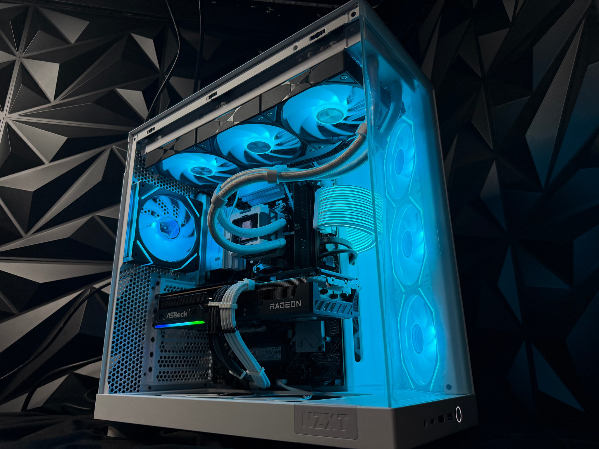 🖤❄️ BLACK ICE ❄️🖤Ryzen 9 7900X| RX 9070 | 4.5 TB NVMe| 32 GB DDR5| 850W Gold PSU