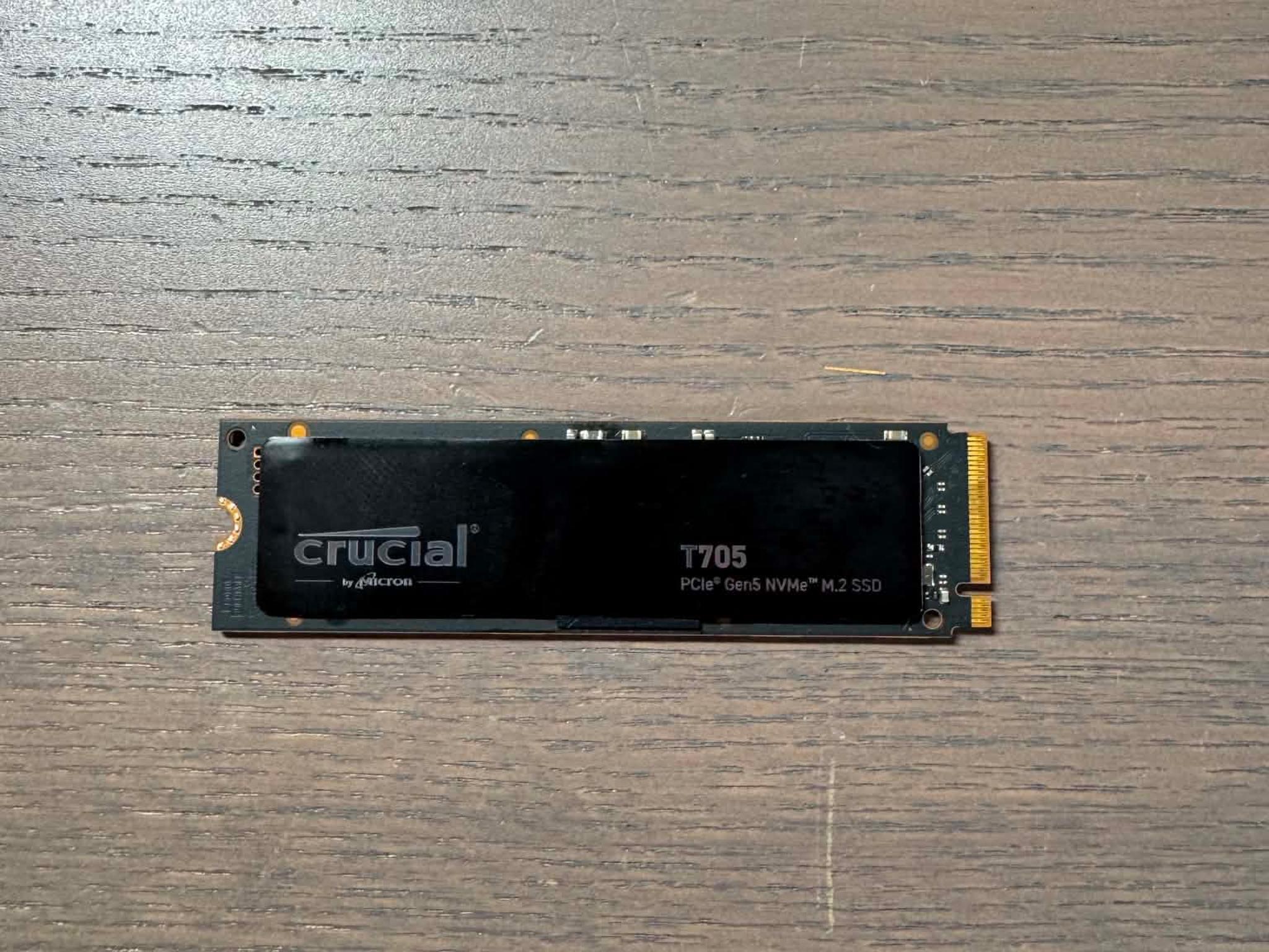 Crucial T705 1TB PCIe Gen5 NVMe M.2 SSD Up to 13,600 MB/s