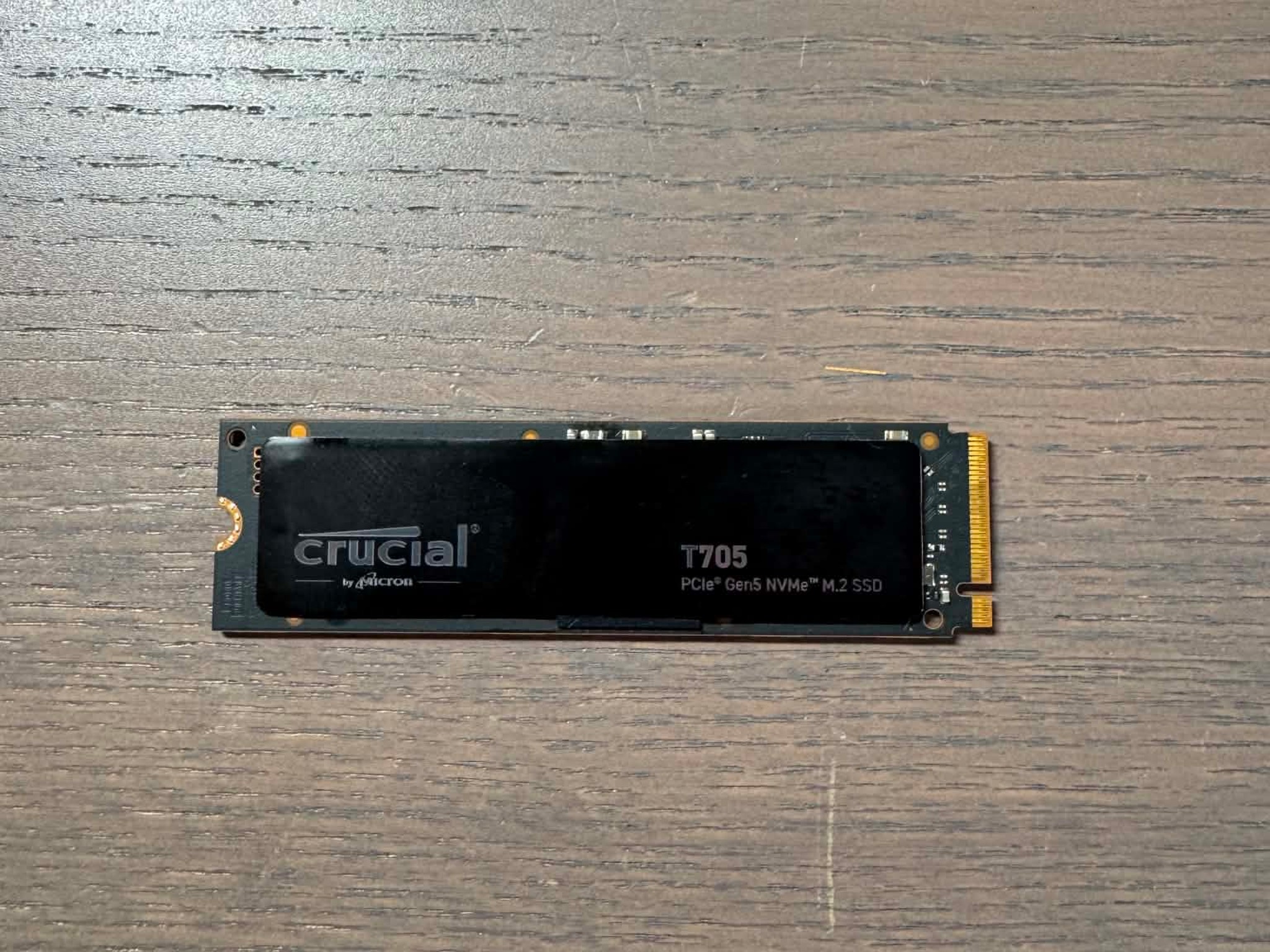 Crucial T705 1TB PCIe Gen5 NVMe M.2 SSD Up to 13,600 MB/s