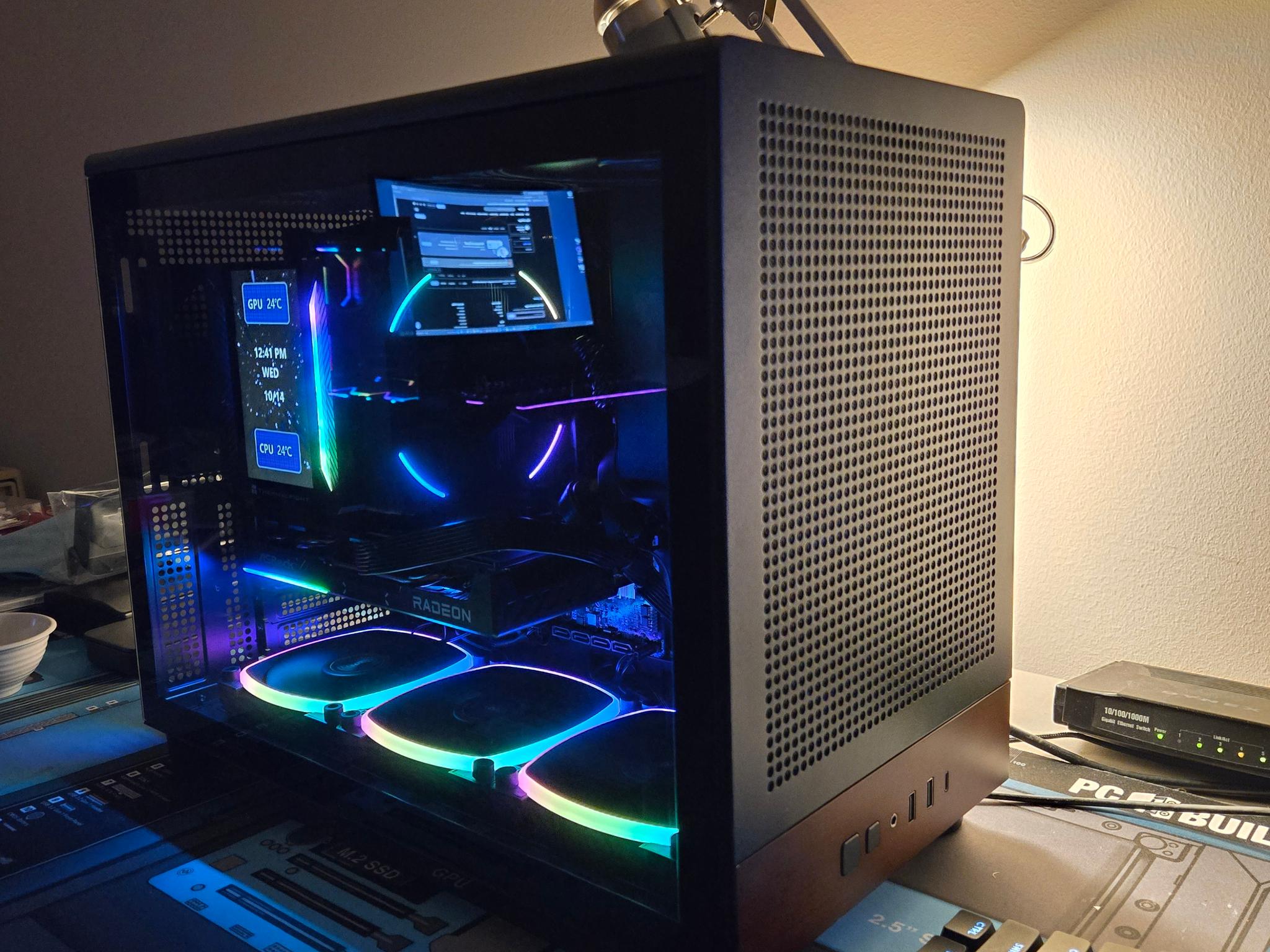 Radeon RX 9060 XT 16GB Custom Gaming PC - Core Ultra 5 250KF Plus