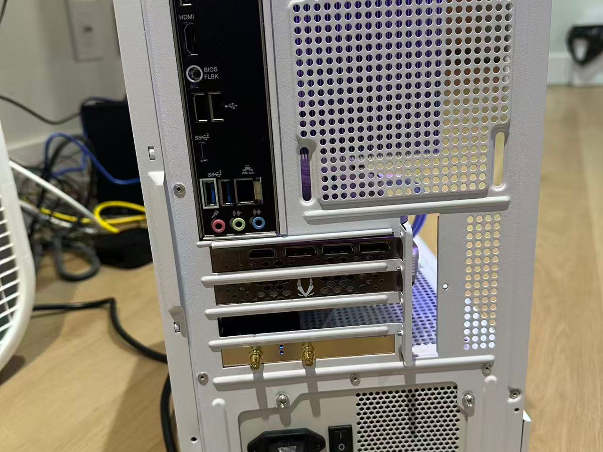GeForce RTX 4060 Ti Custom Gaming PC - Ryzen 5 8400F Corsair 32GB ddr5