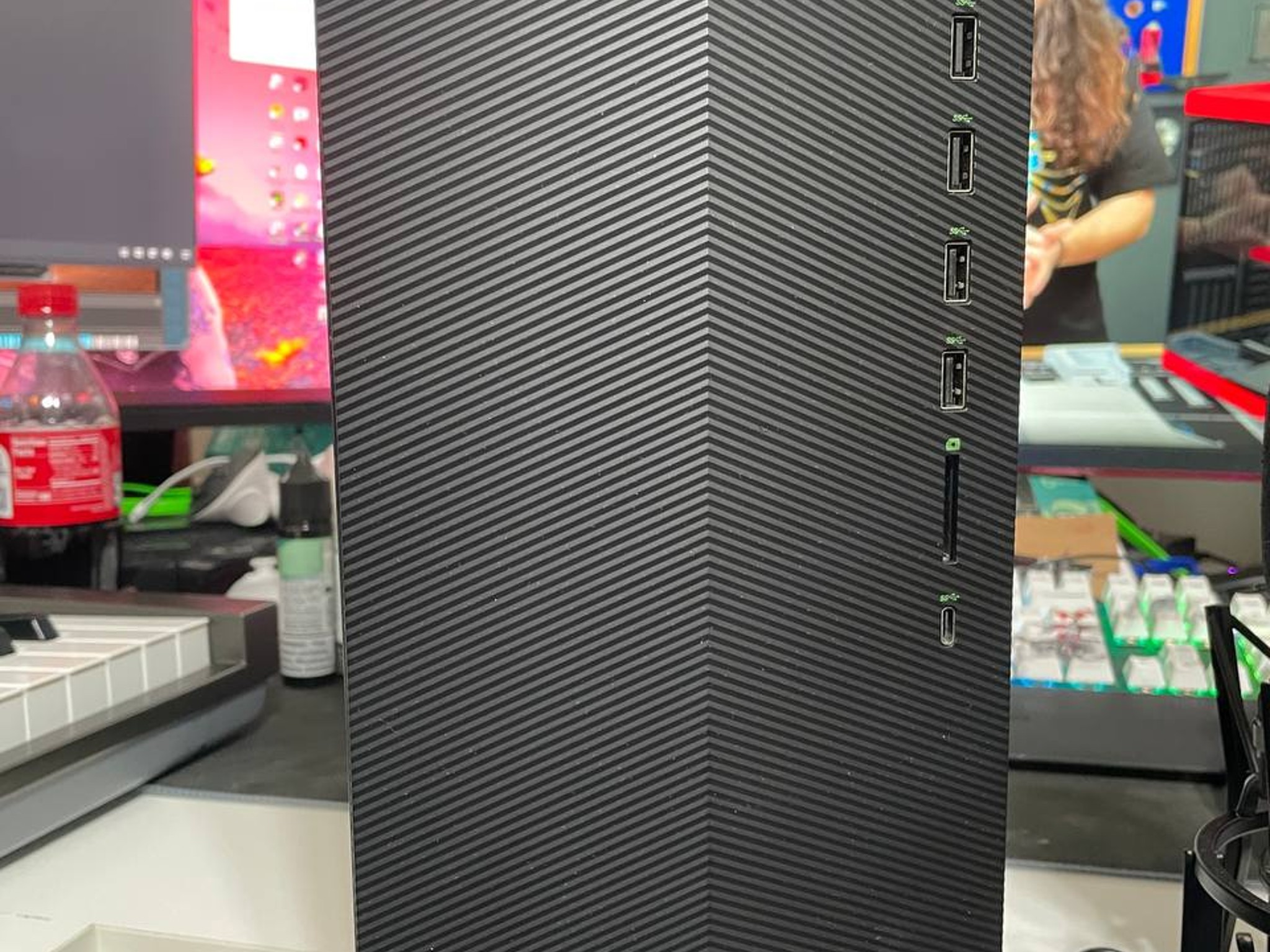 !(NO SSD/HDD)! Used Hp pavilion desktop. Ryzen 5 3500, 8gb ddr4, Nvidia GTX 1650 Super.