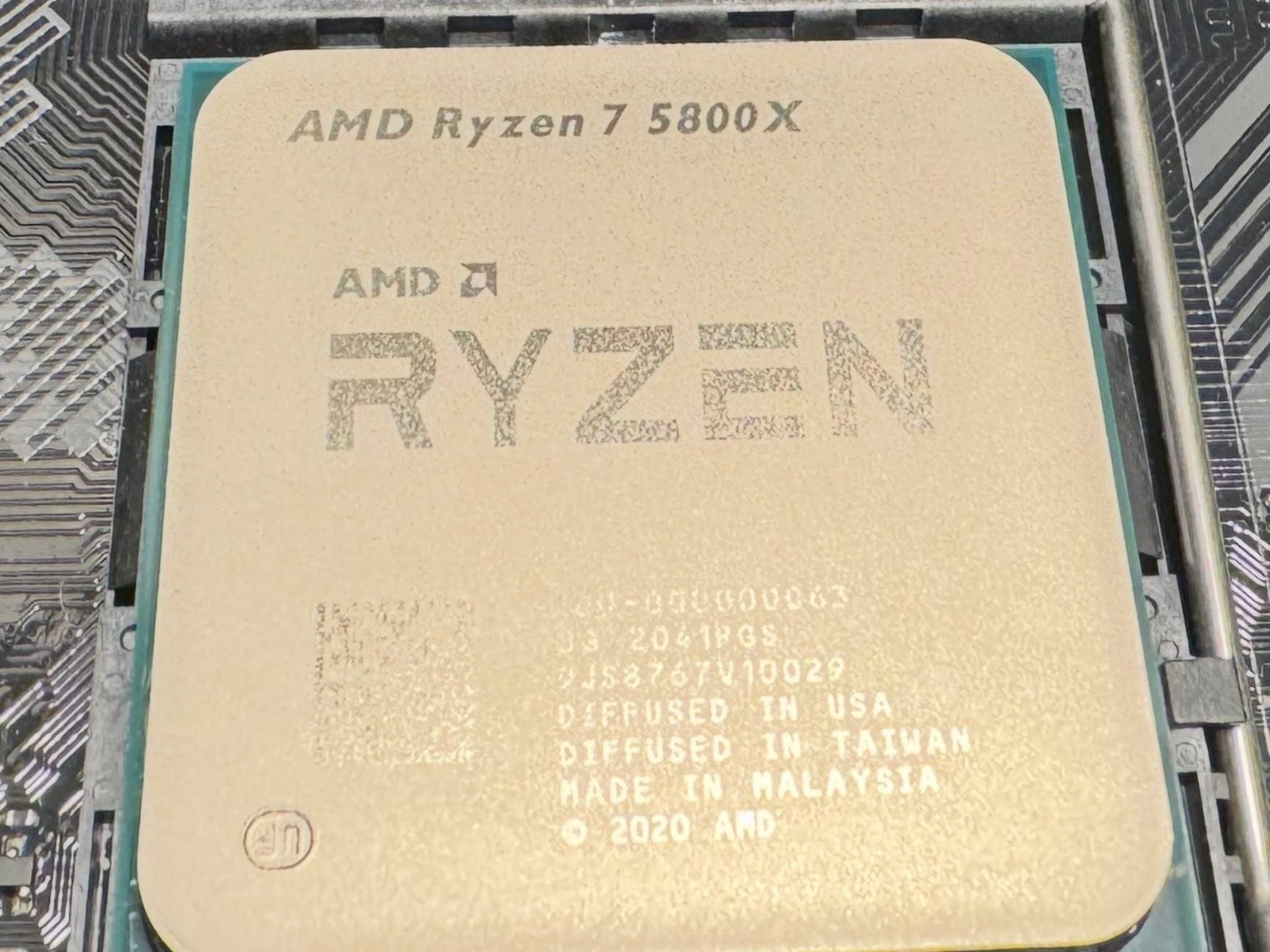 AMD Ryzen 7 5800X(Cooler Included)