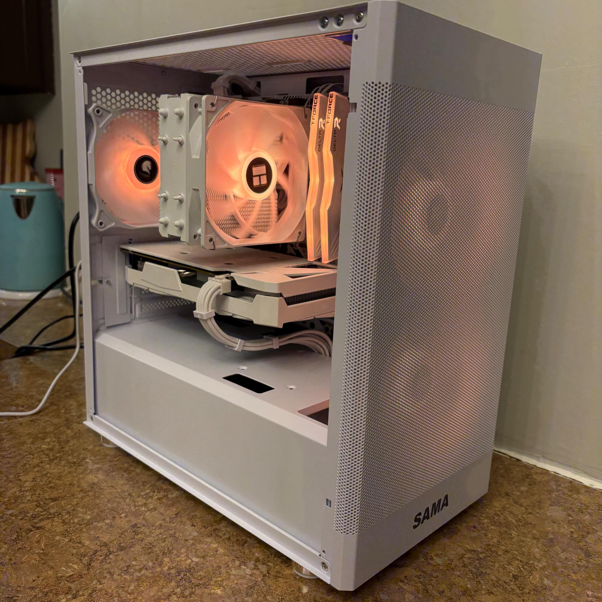 White Gaming pc Ryzen 5 5600 rtx 3060