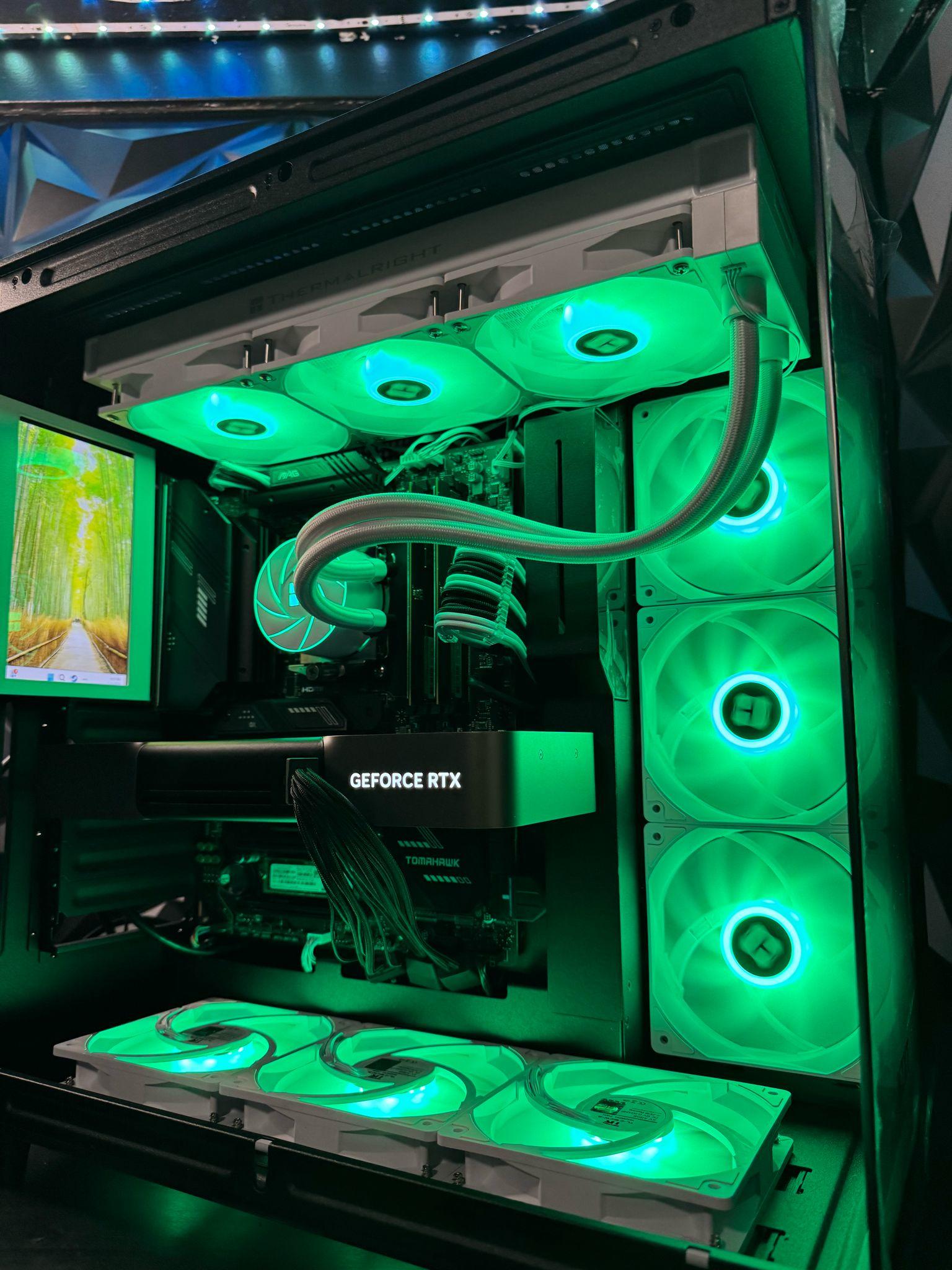 🔥 Dark Chungus  🖤🐰Ryzen 9 9900X | RTX 5080 | 64 GB DDR5 6000MHz| 4.5 TB NVME| 1000W PSU