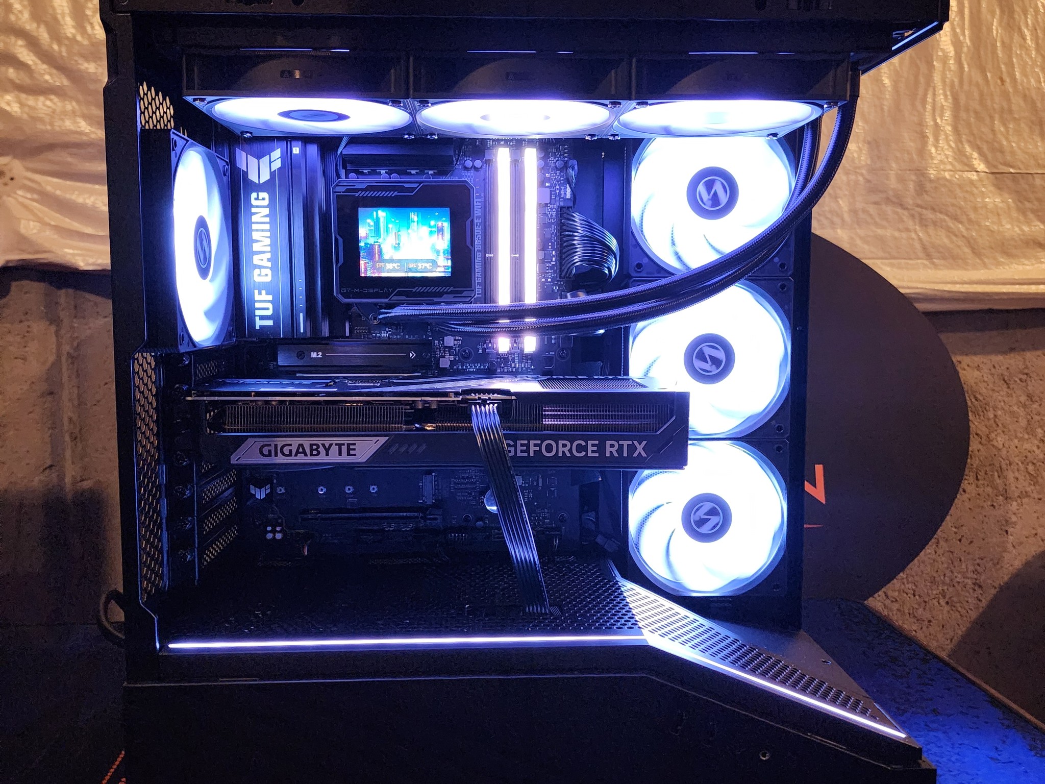 RTX 5080 / Ryzen 9 9900X3D / 32GB DDR5 RAM / 2TB NVMe