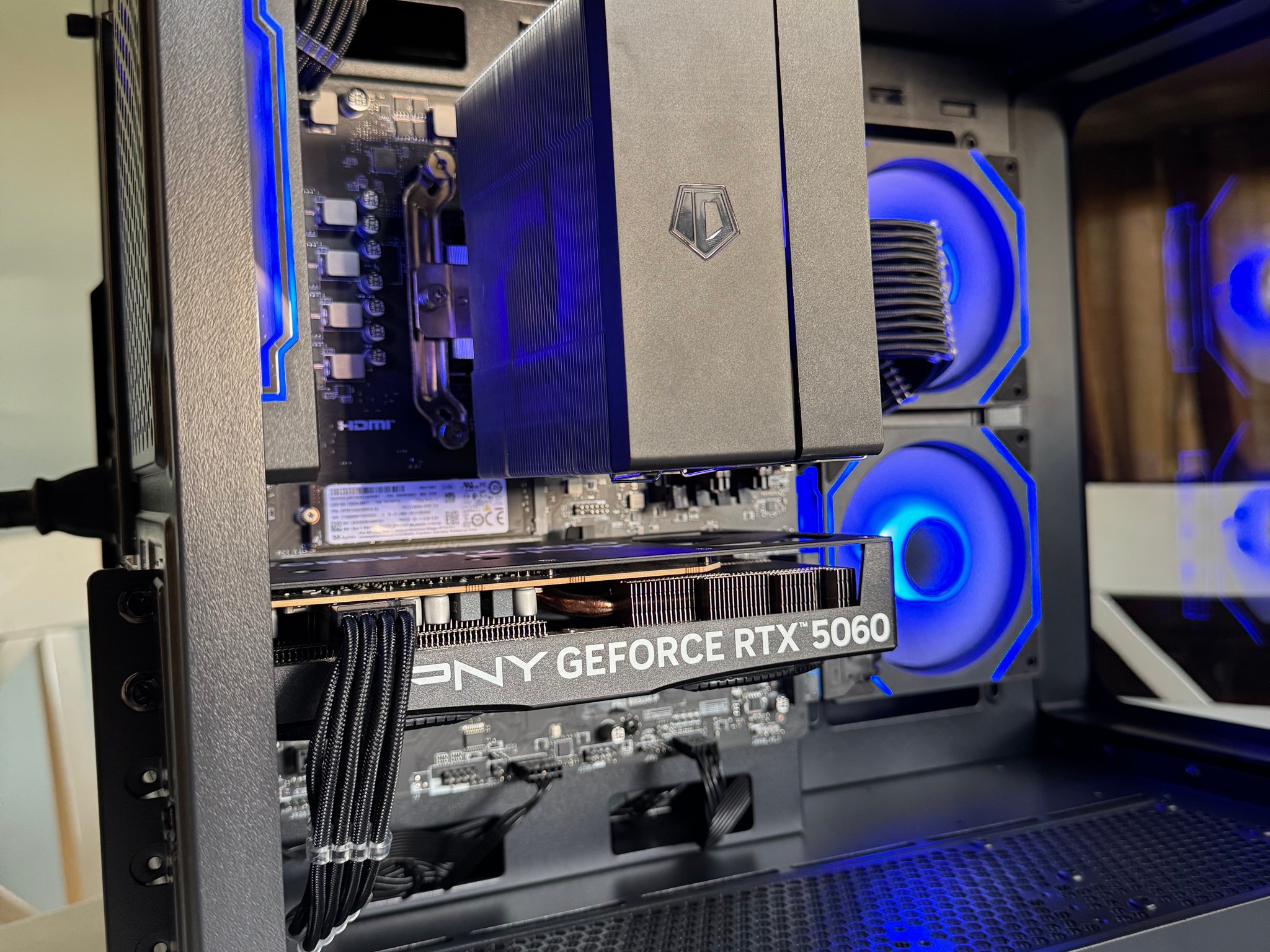 Black Gaming PC - 5060 8GB  - Ryzen 5 5600G  - 16GBs ram - 512GB Nvme