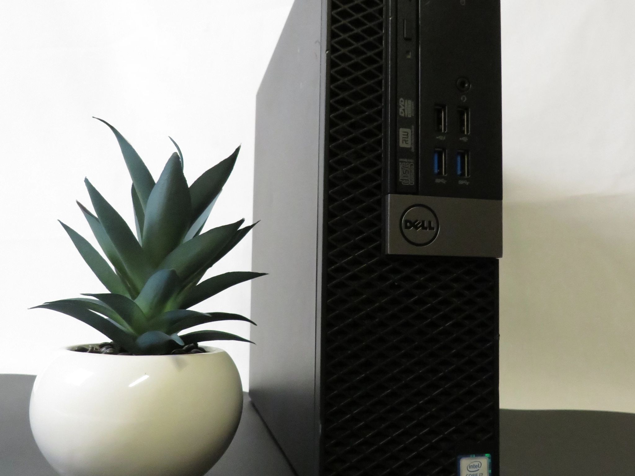 Best Budget E-Sports GAMER: GTX 1650 + i7-6700 + 500 GB SSD + 16 GB RAM