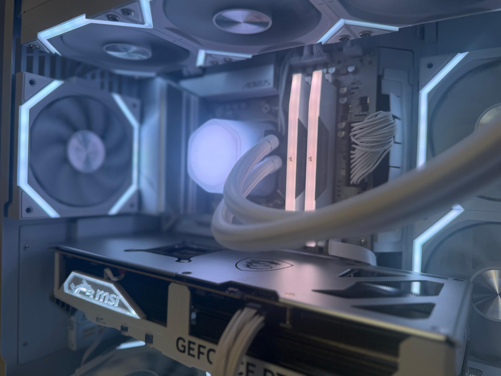 ⬜️ Whiteout ⬜️  RTX 4080 Super | Ryzen 7 7700X | 32GB DDR5 | 2TB
