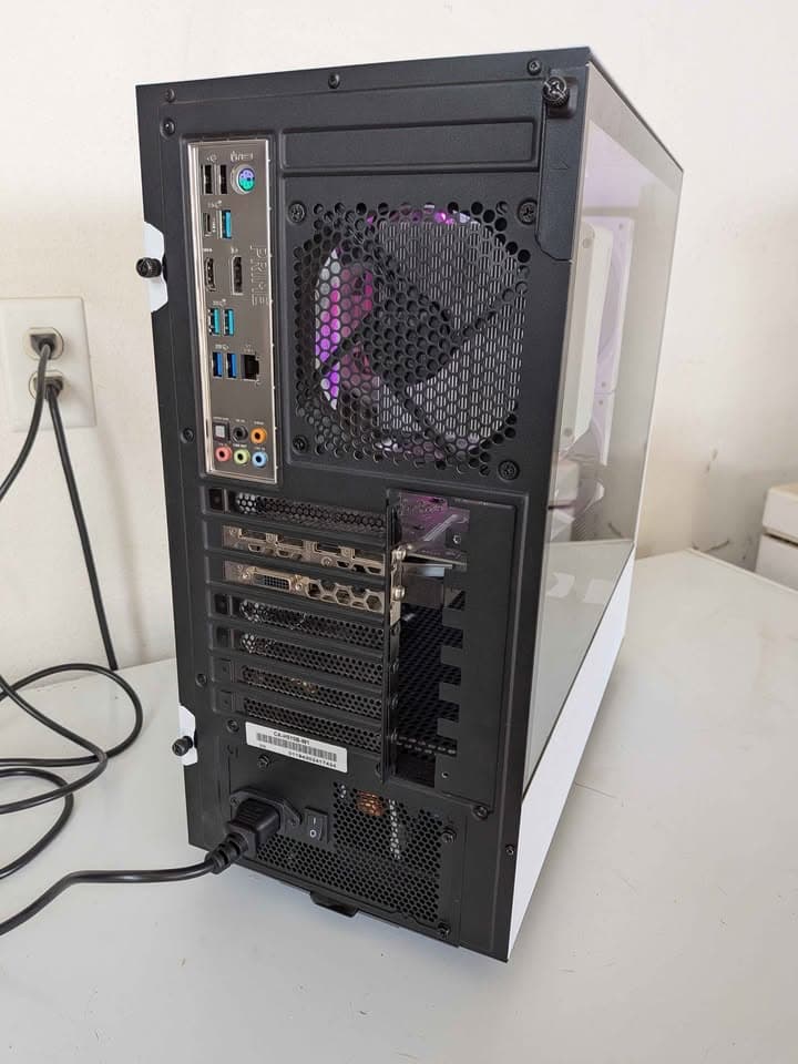 GeForce RTX 2070 Super Custom Gaming PC - Core i7-9700, 16GB RAM, 512GB SSD