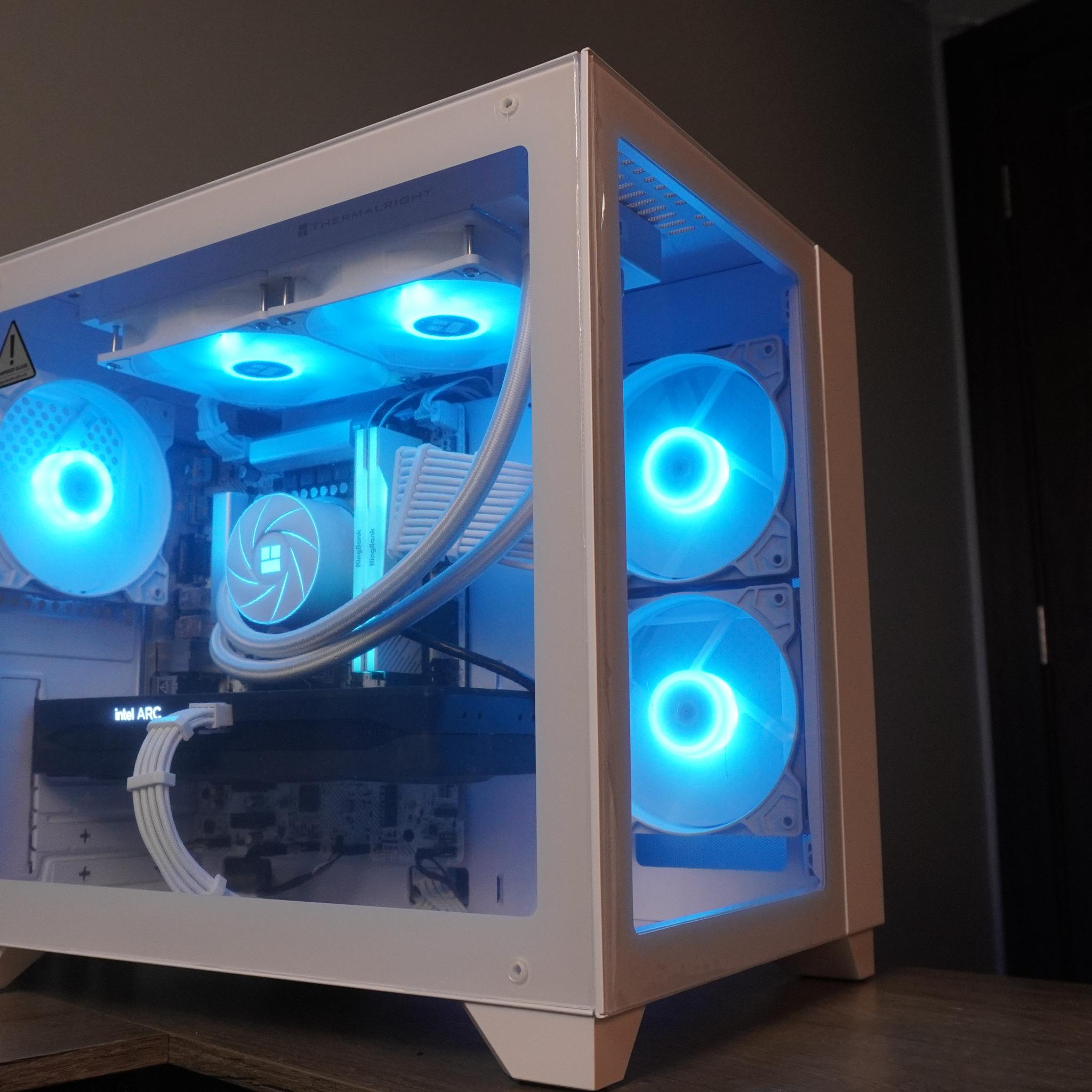 🤍AESTHETIC🤍 1440p/1080p GAMING MACHINE 💙 I5 13600KF 💙 Intel Arc B580 | 32GB | 1TB | WIFI