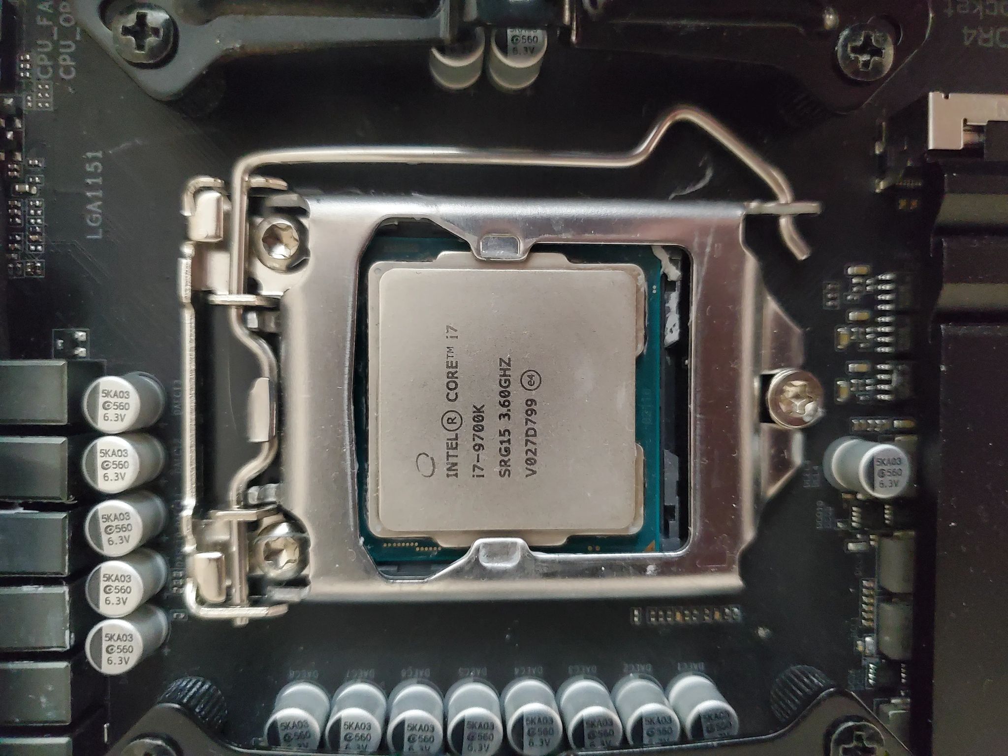 I7-9700k & z390 Aorus Elite