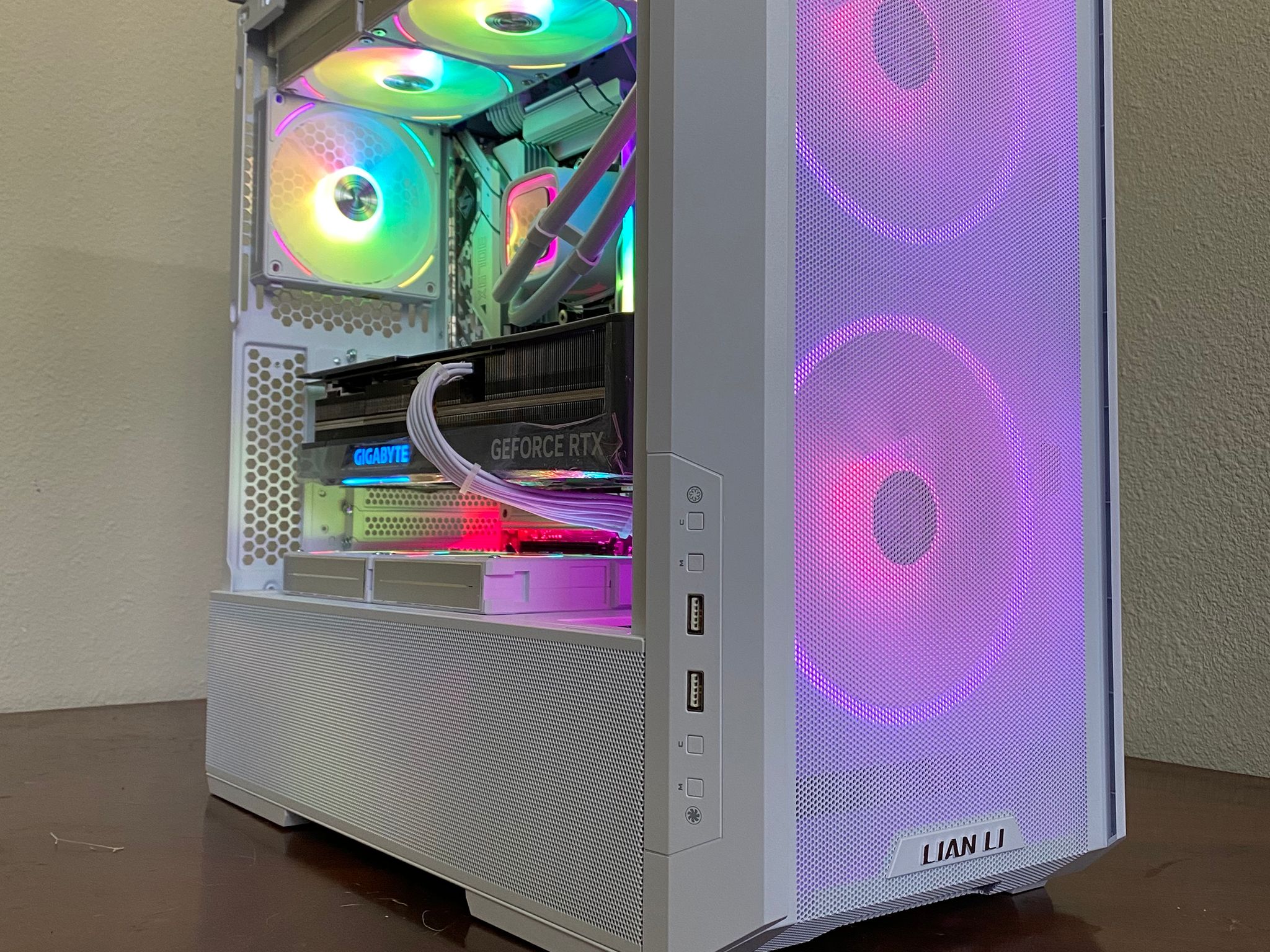 Manganese II Ryzen 7 7700X RTX 4080 32GB DDR5 6000 CL 30 2TB NVME 