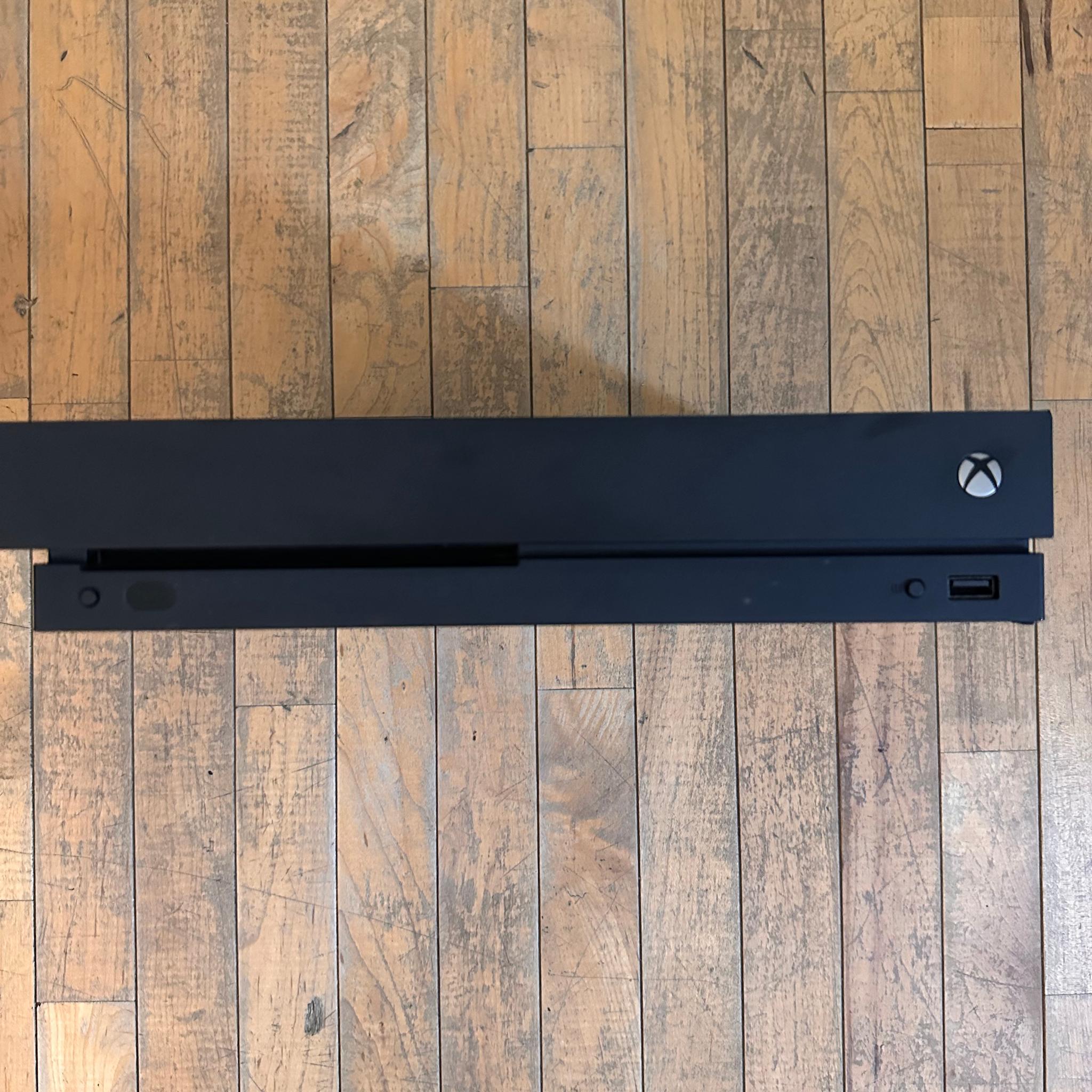 Xbox One x Black 1tb