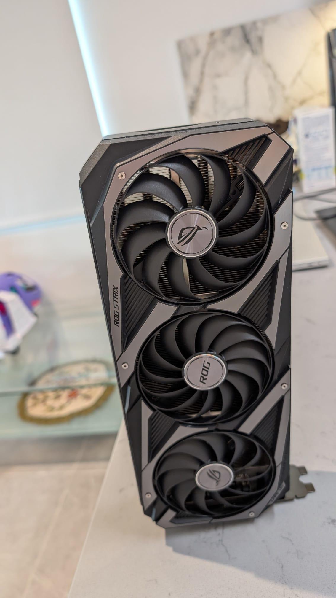 Clean and well-maintained - ASUS ROG Strix 3070 8GB