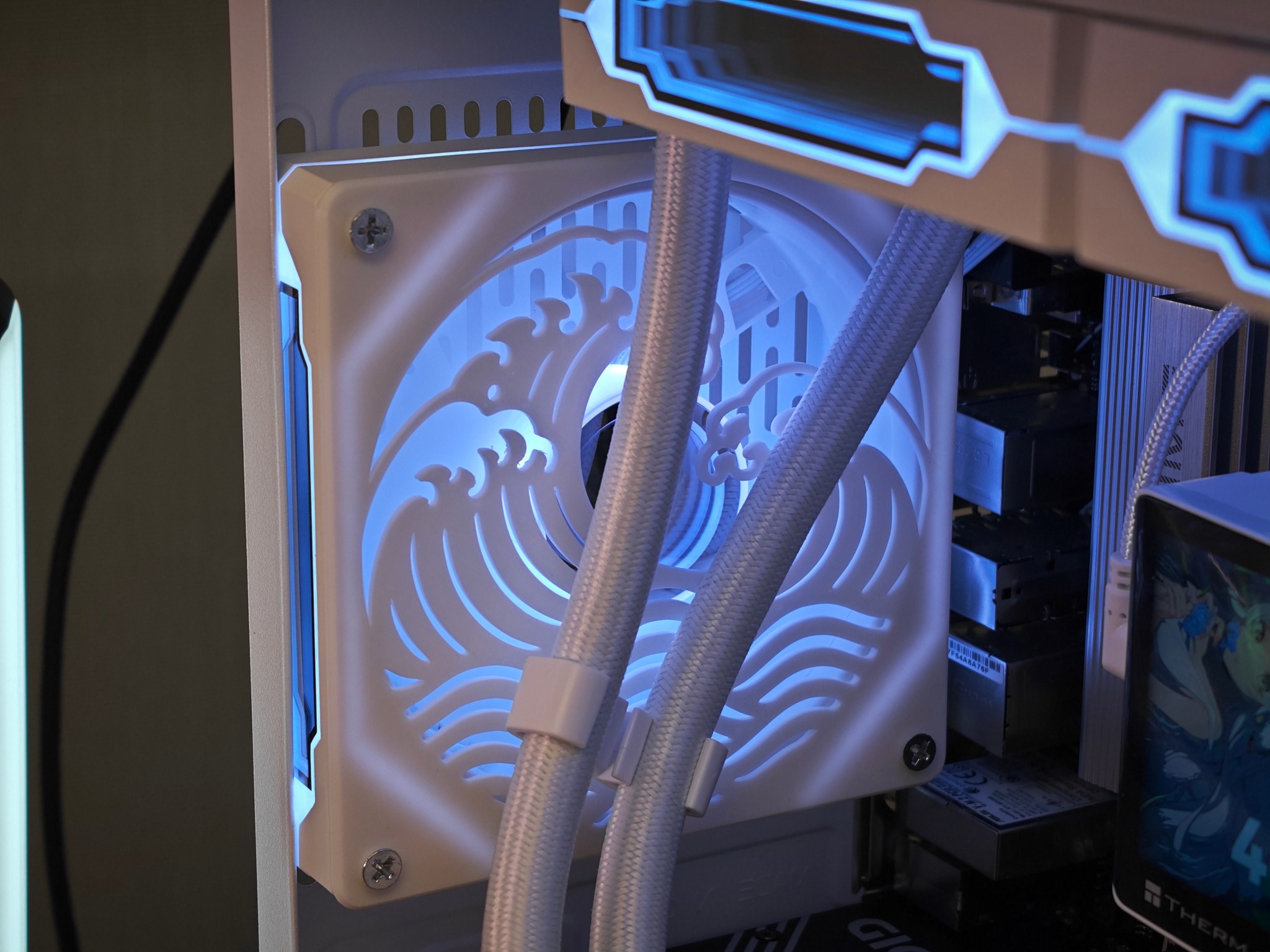 1440P / 4K Gaming PC | 2.88" Customizable LCD, RTX 5070 12GB, Ryzen 7 7700, 32GB DDR5, 1TB NVMe