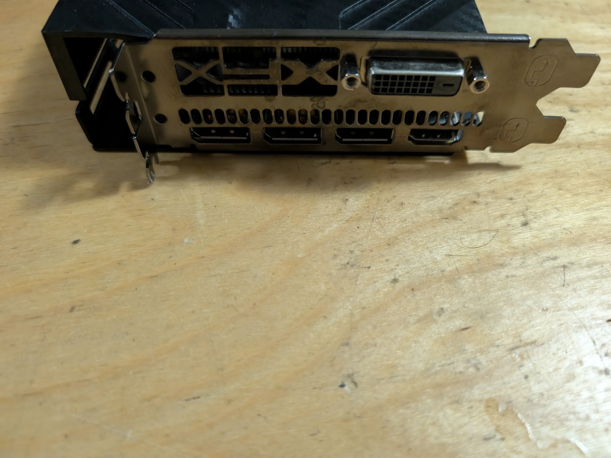 Intel Core i5 9500T + AMD RX 580 4GB