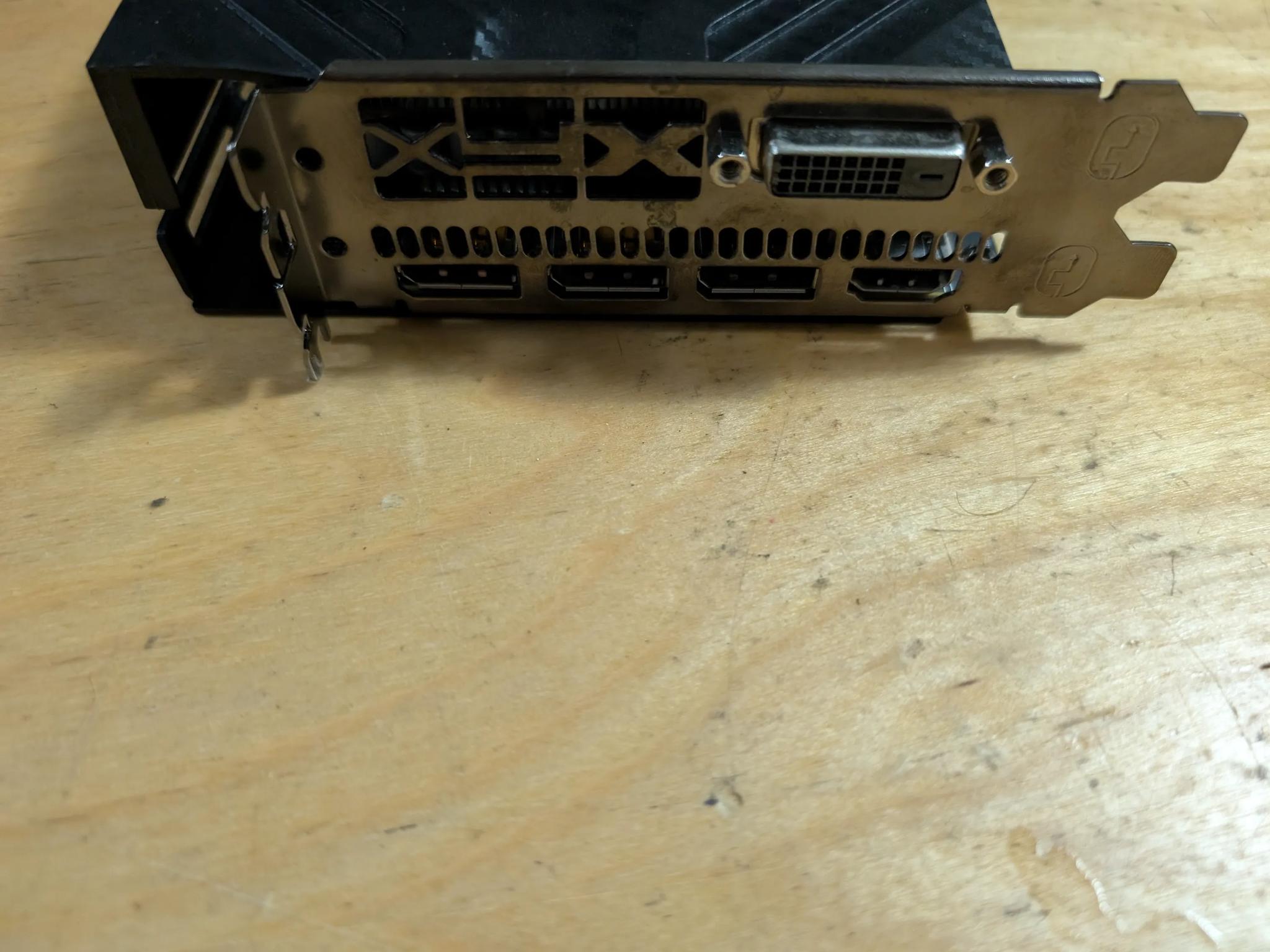 Intel Core i5 9500T + AMD RX 580 4GB