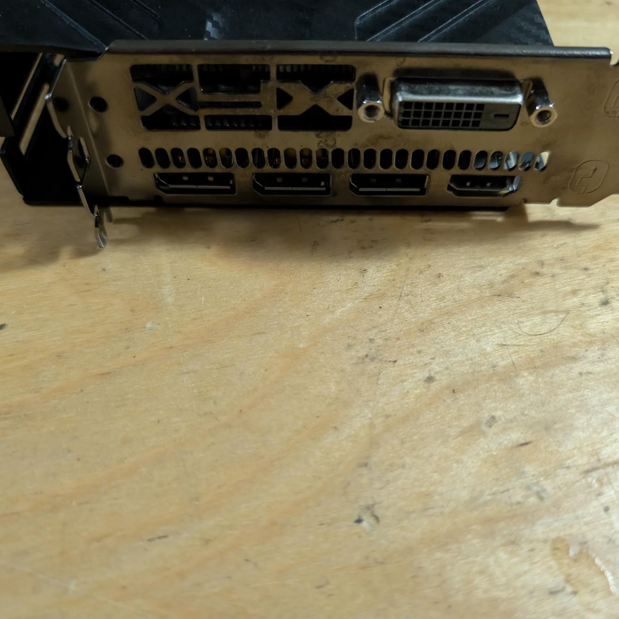 Intel Core i5 9500T + AMD RX 580 4GB