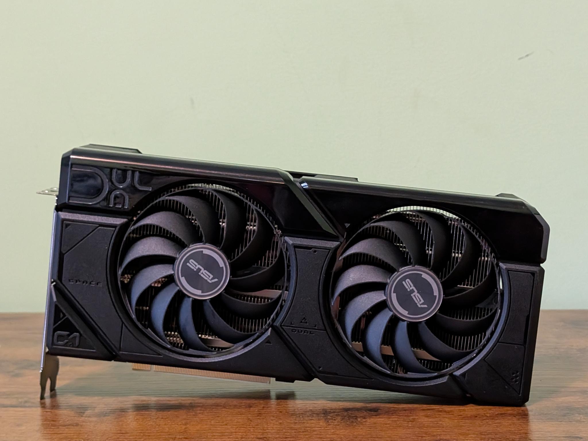 Asus DUAL RX 7700XT 12GB