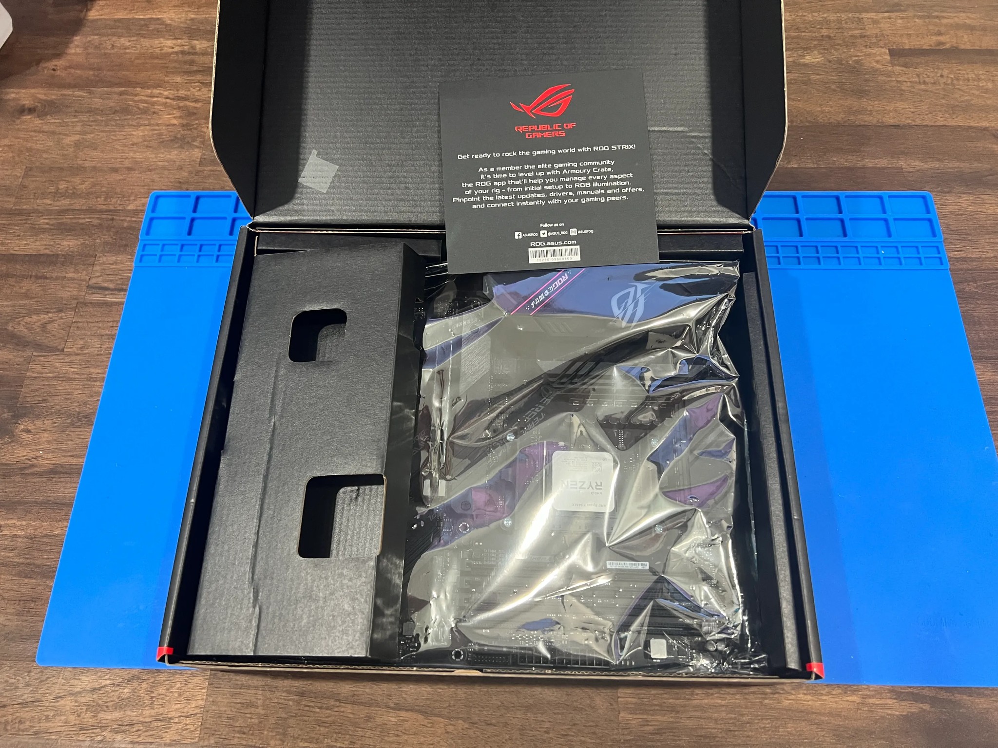 ASUS ROG STRIX B550-F GAMING (WI-FI) MOTHERBOARD WITH AMD RYZEN 7 5800X PROCESSOR