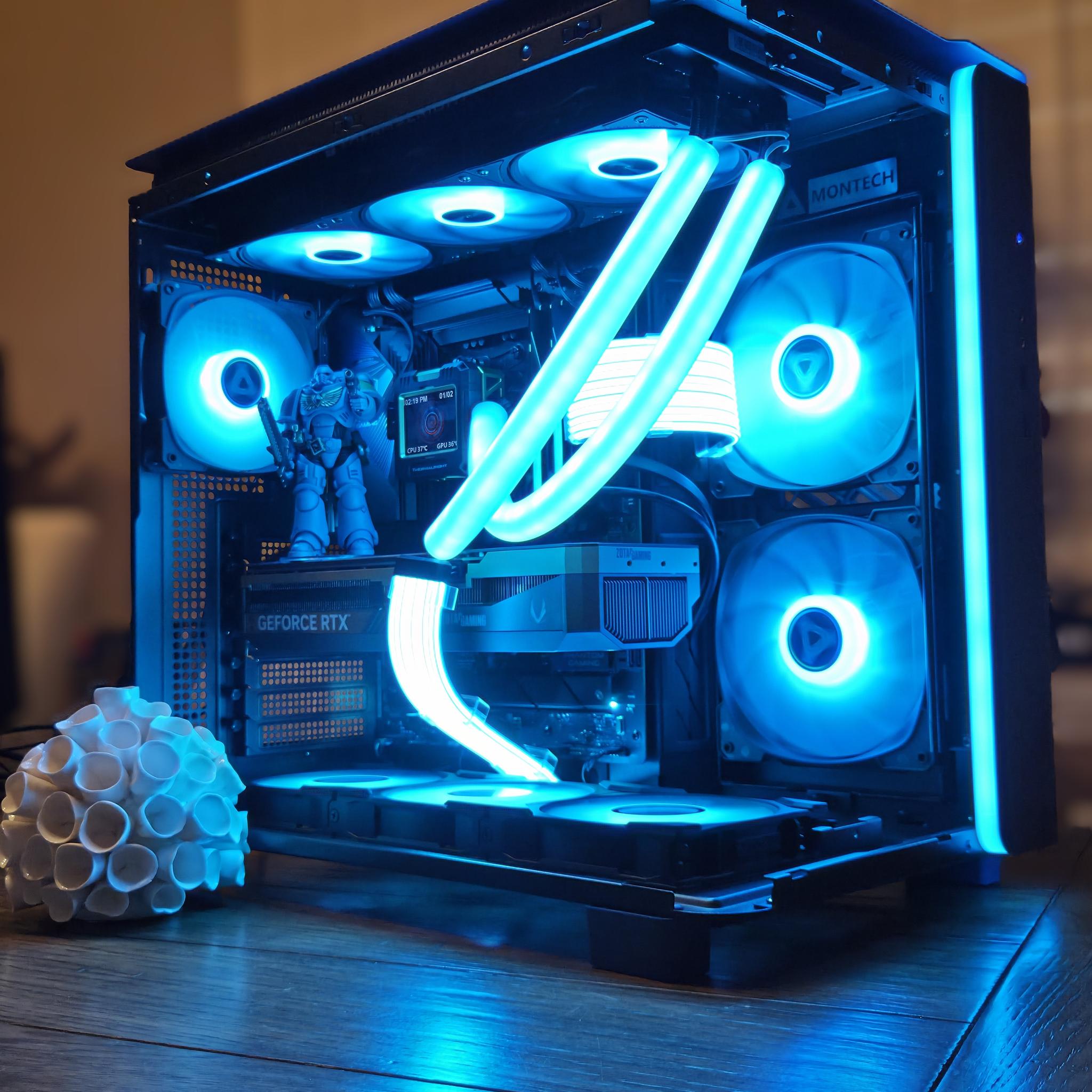 The Space Marine! | RTX 5070 Ti Gaming PC | Ryzen 7 9800X3D | 32GB DDR5 | 2TB NVMe | LCD Display