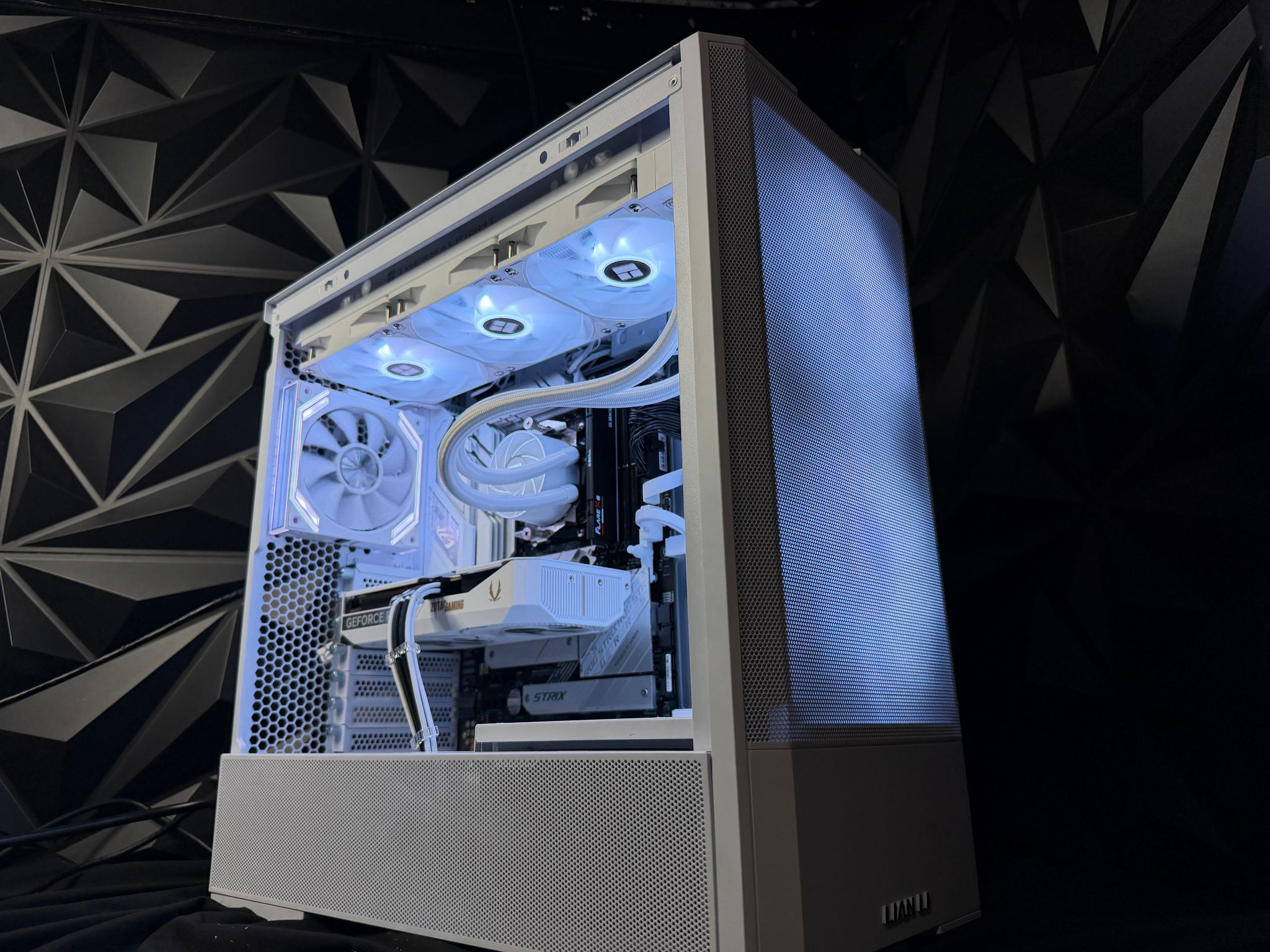 ⚪🩶 TITANIUM WHITE 🩶⚪  Ryzen 5 7600X|RTX 5060 Ti| 1.5 TB NVMe| 16 GB DDR5| 650W Gold PSU