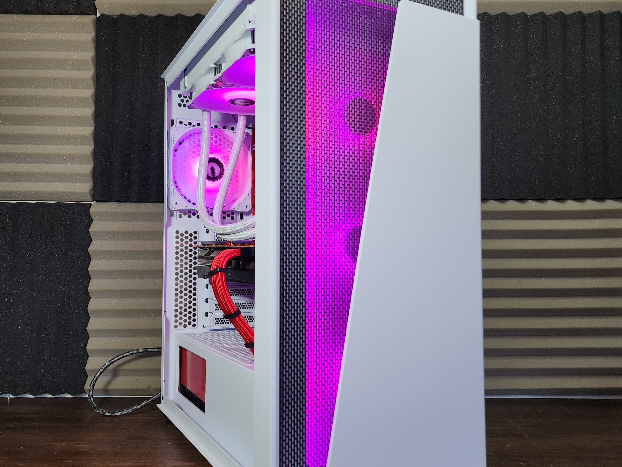 💗🤍💗 Radeon RX 6750 XT // AMD Ryzen 5 5600 // Zenith RGB 16GB 3200MHz // Samsung 980 1TB NVMe