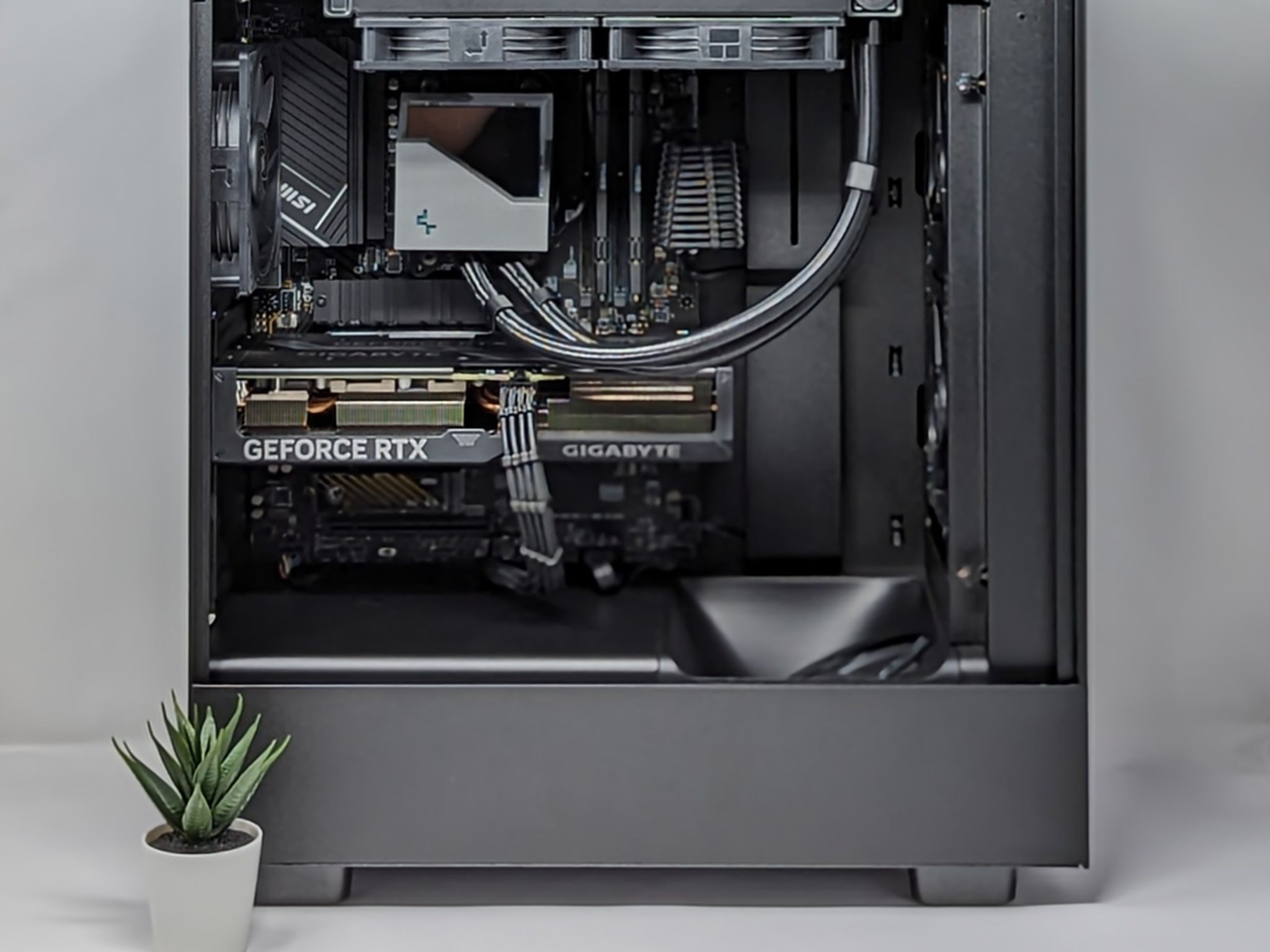 Elegant Flow | Nvidia RTX 4070 | Ryzen 7 7700X | 32gb RAM | Samsung 990 Pro 1TB Gen 4 NVMe SSD