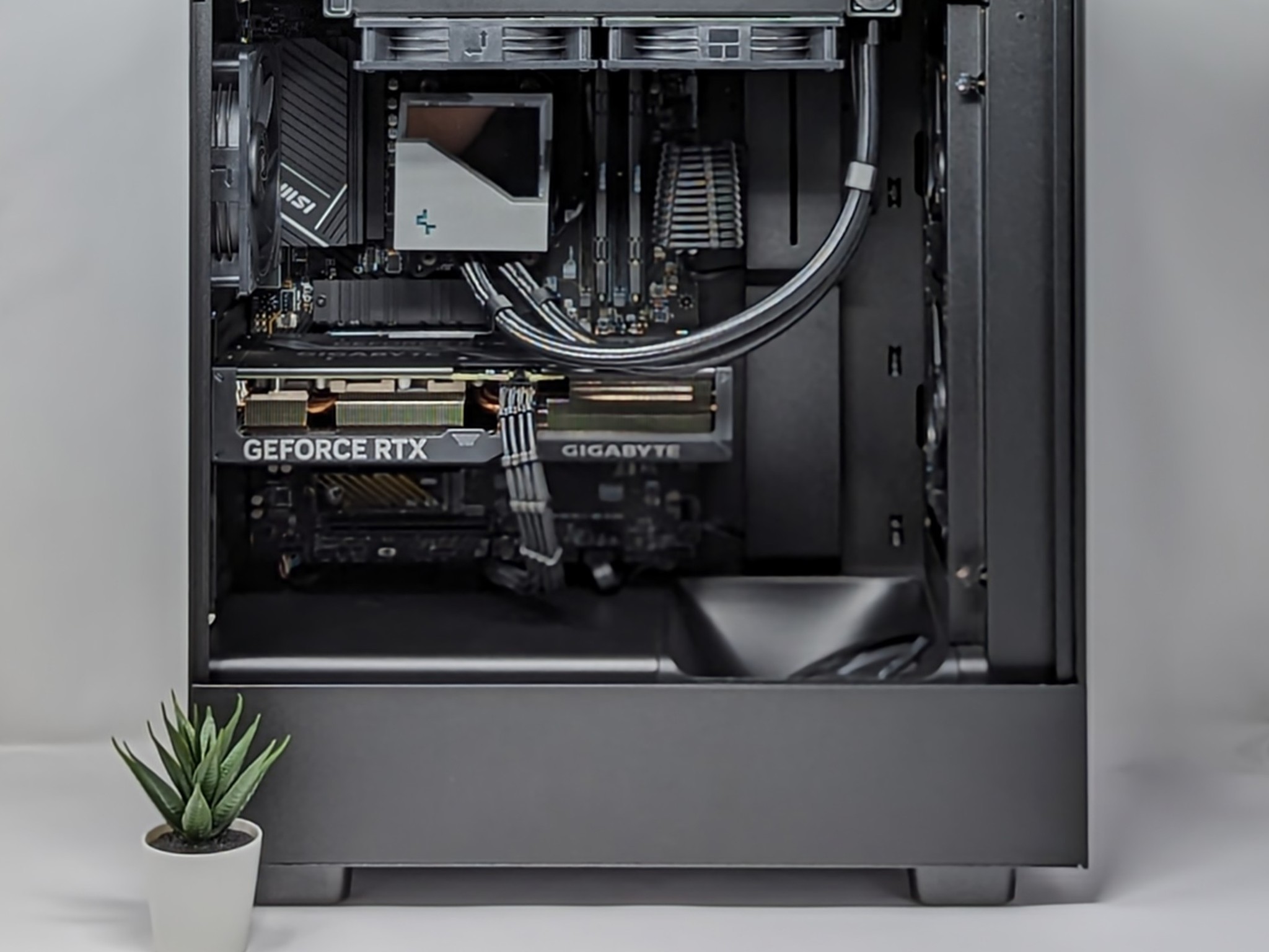 Elegant Flow | Nvidia RTX 4070 | Ryzen 7 7700X | 32gb RAM | Samsung 990 Pro 1TB Gen 4 NVMe SSD