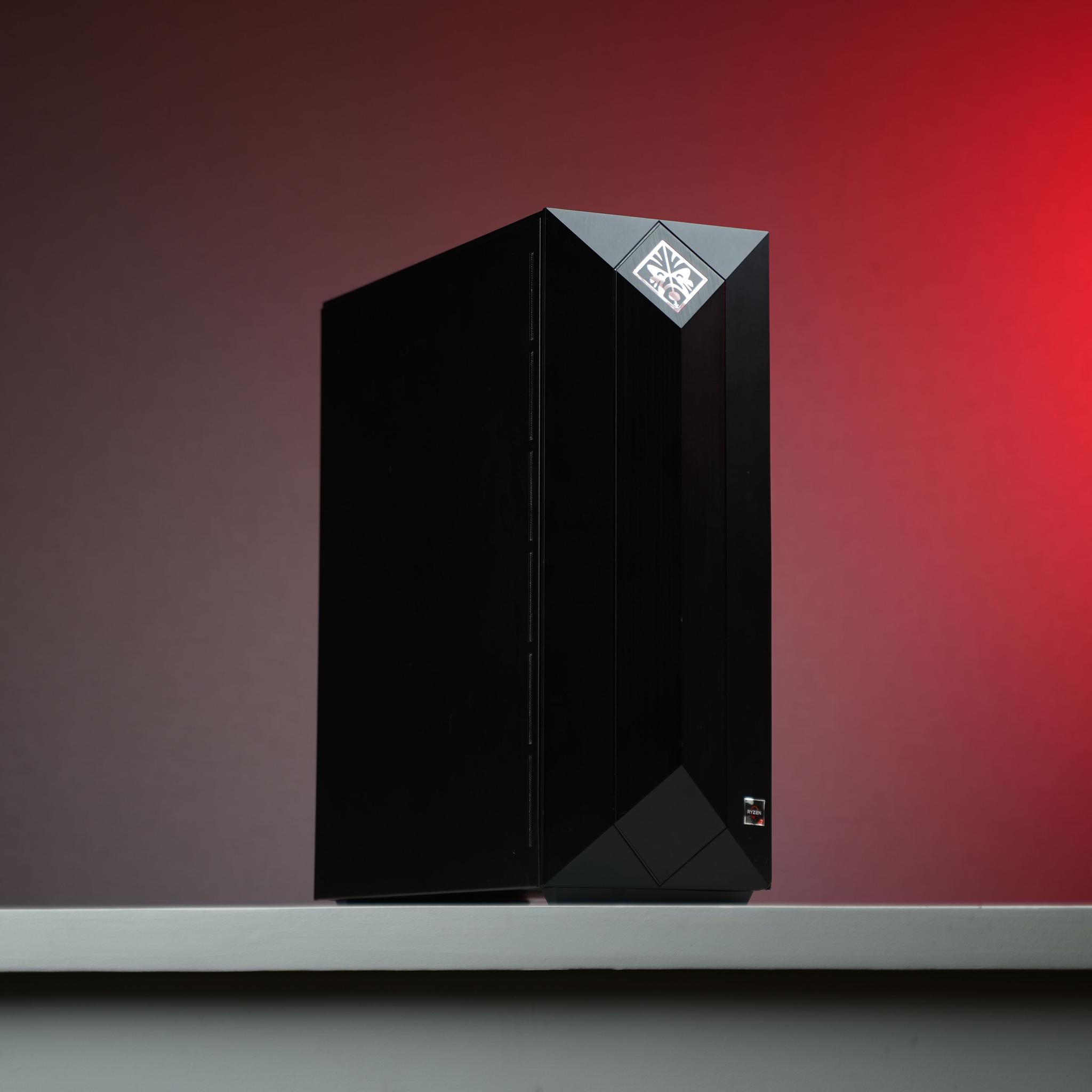 \ LF-00 / RTX 2060 Super Ryzen 7 3700X 16GB 1.3TB Windows 11 Gaming PC Powerhouse