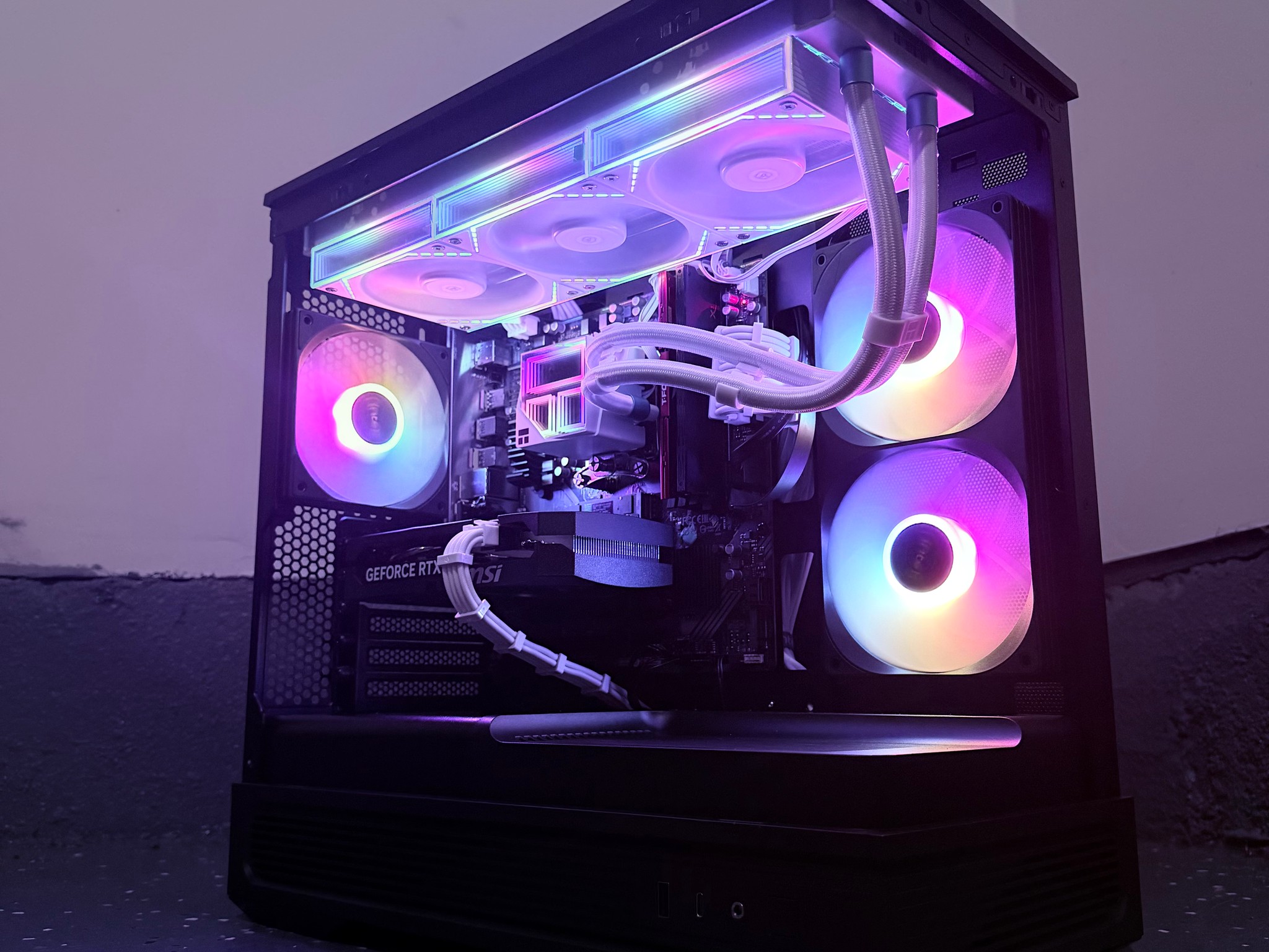 🌈"Radiant Phantom"⚫️| 1080p Gaming | RTX 5060 | Ryzen 5 8400F | 32GB DDR5 | 1TB NVMe