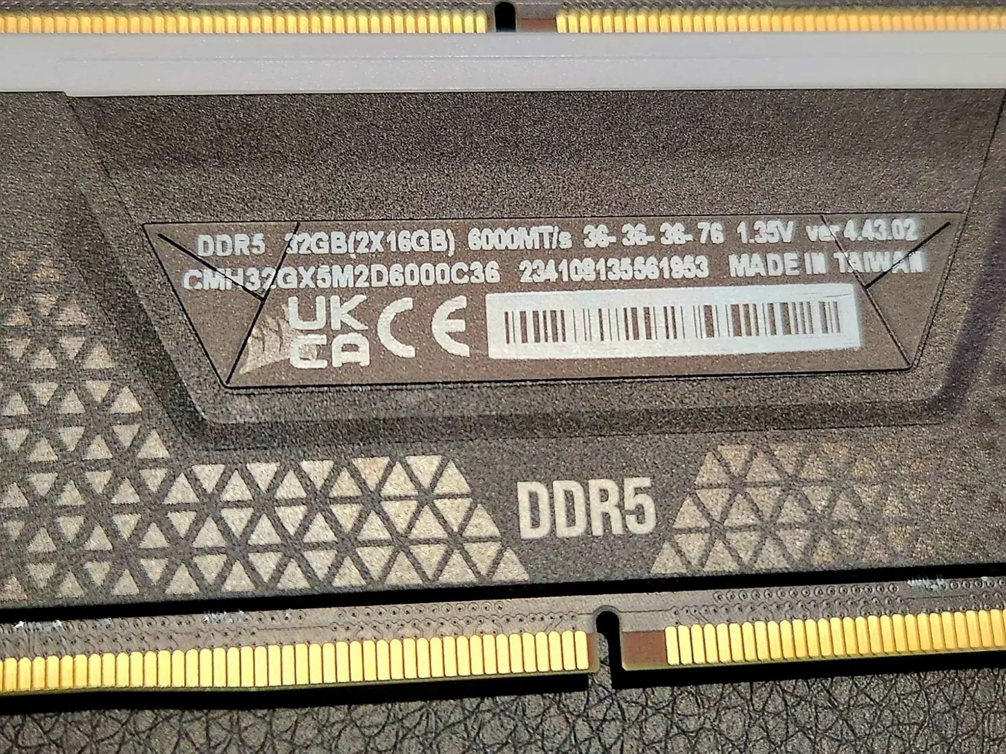 CORSAIR VENGEANCE RGB DDR5 RAM 32GB (2x16GB) 6000MHz CL 36-36-36-76 at 1.35V Intel XMP
