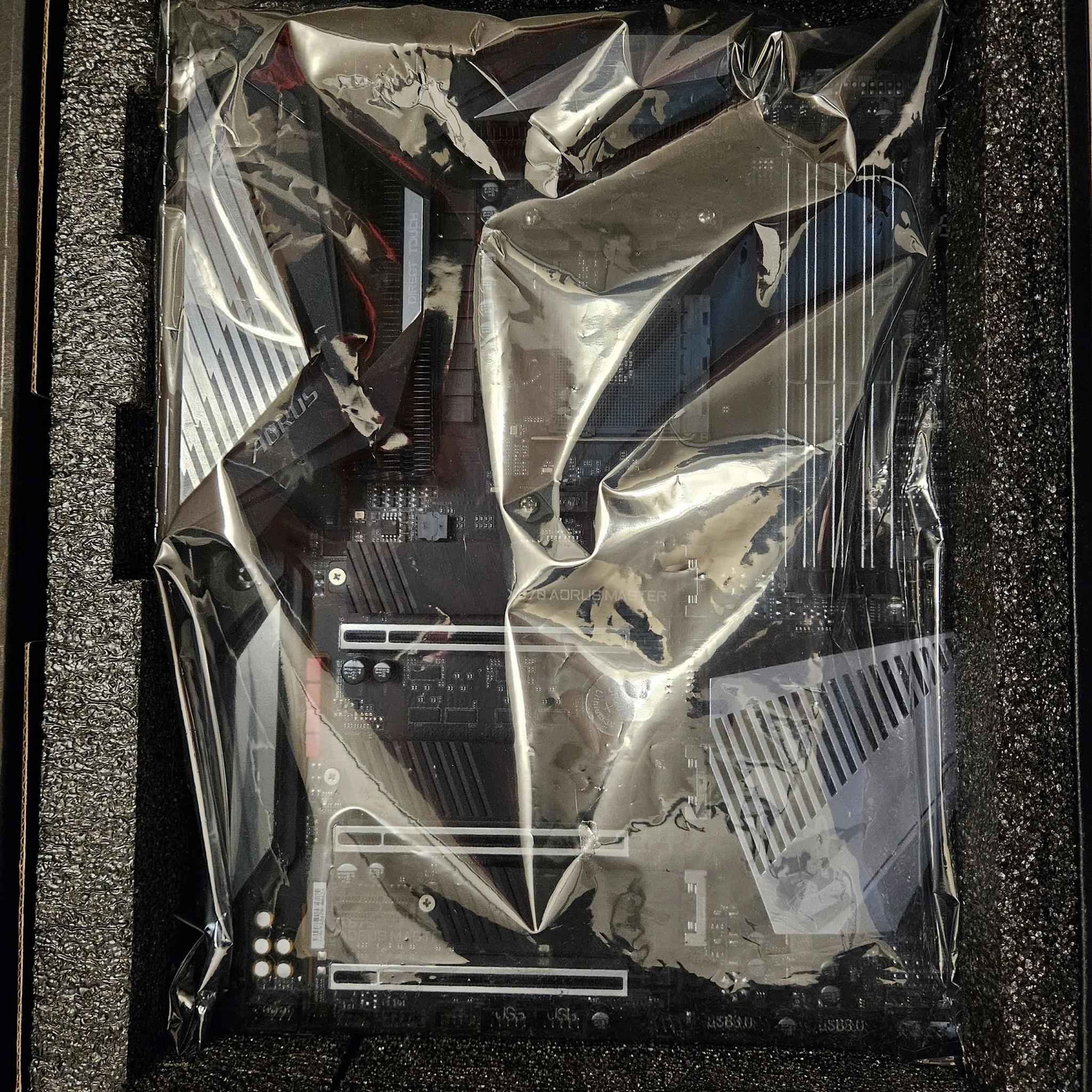 Gigabyte Aorus X570 Master - Socket AM4 - WiFi -USED