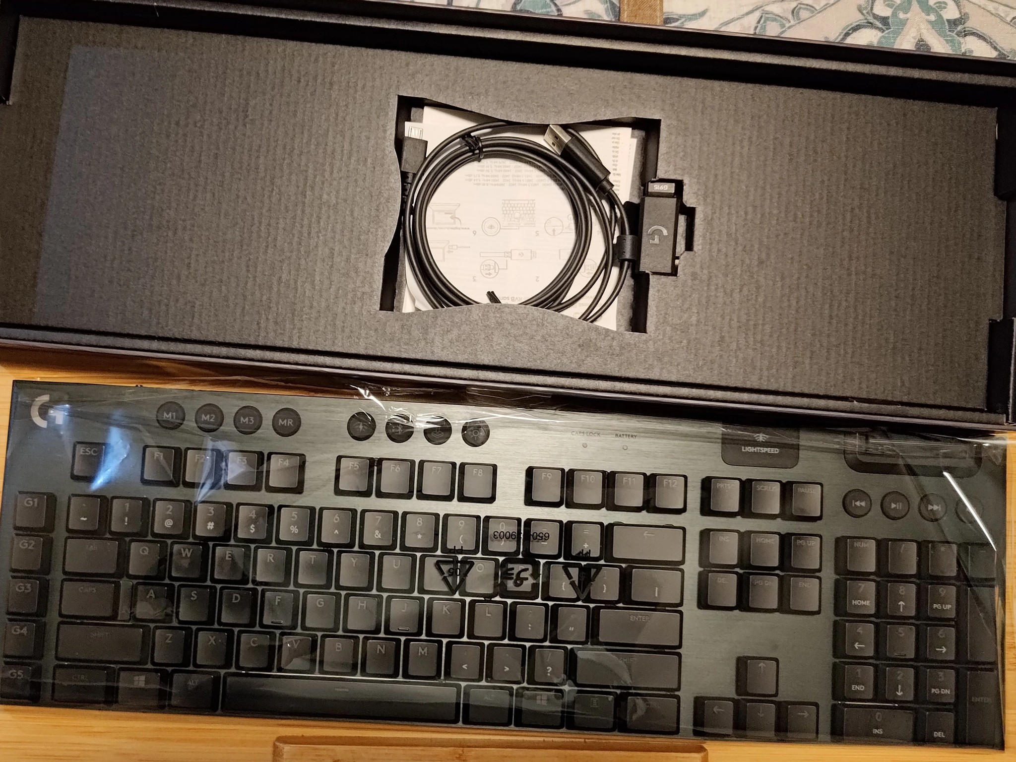 Used Logitech G915 LIGHTSPEED Wireless Keybaord Brown Switches