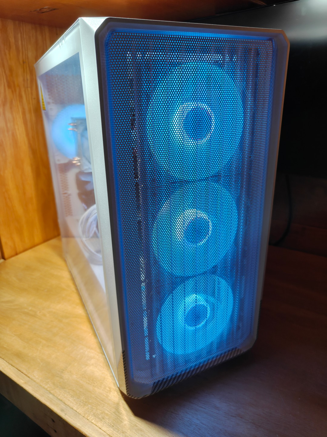 CLEAN WHITE GAMING PC Xeon 8 CORE - 16 THREAD + RX 5700XT 8GB