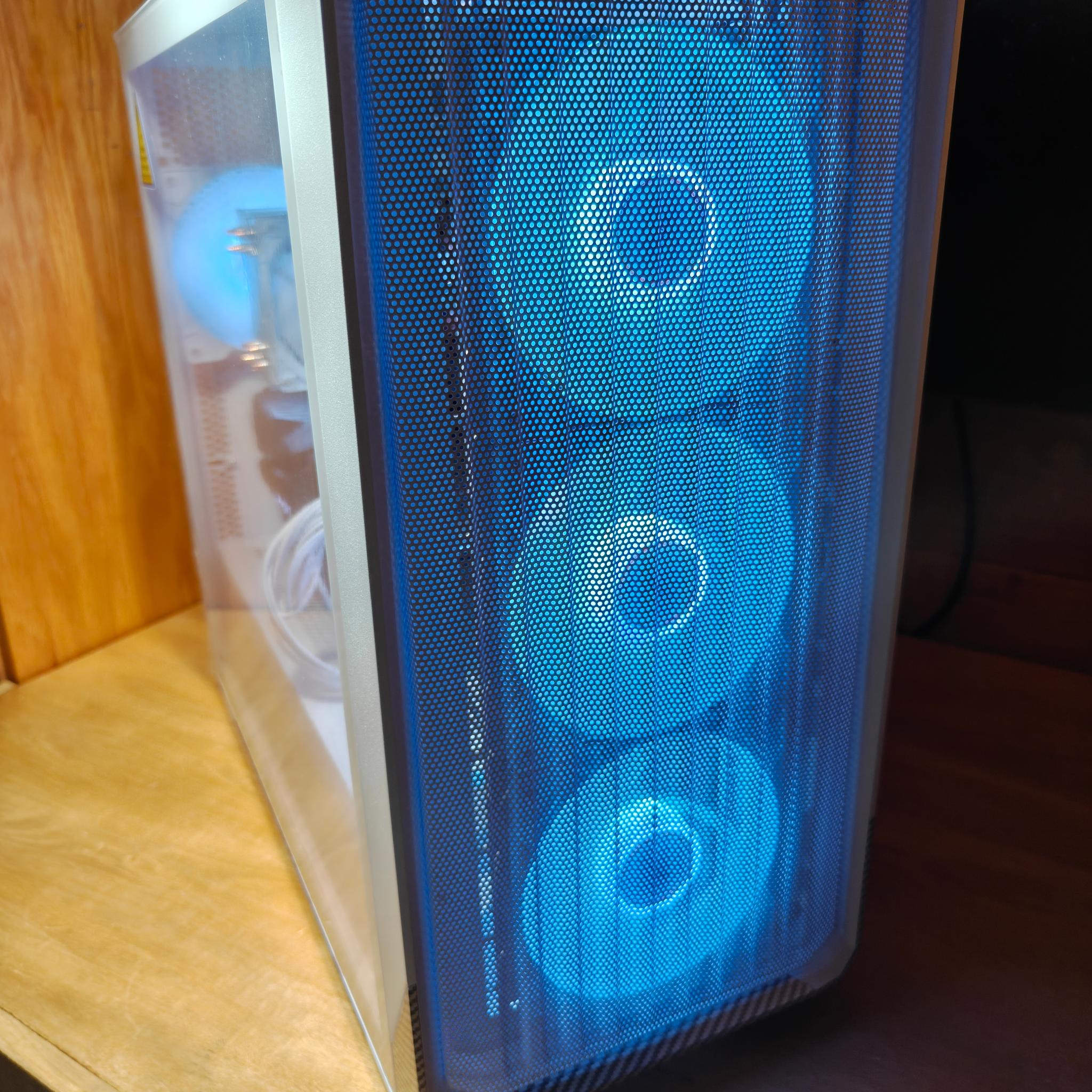 CLEAN WHITE GAMING PC Xeon 8 CORE - 16 THREAD + RX 5700XT 8GB – 16GB RAM – 1TB SSD