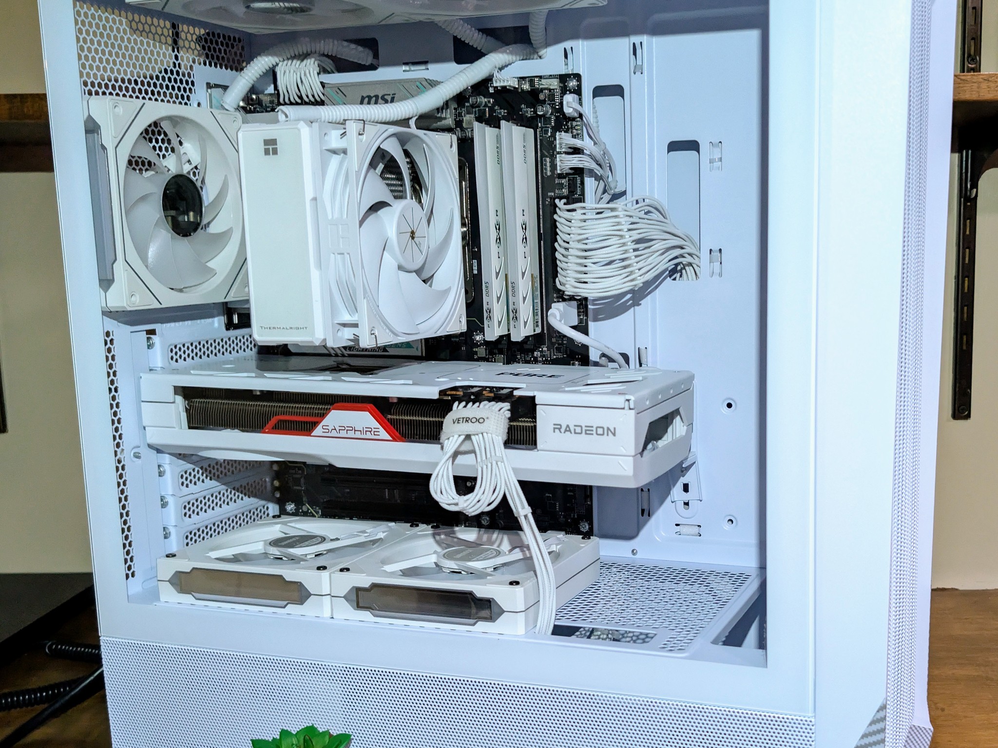 All-White Custom Gaming PC | AMD 7800X3D | Sapphire Pure 7800XT 16GB | 32GB DDR5 6000MT/s | 1.25TB