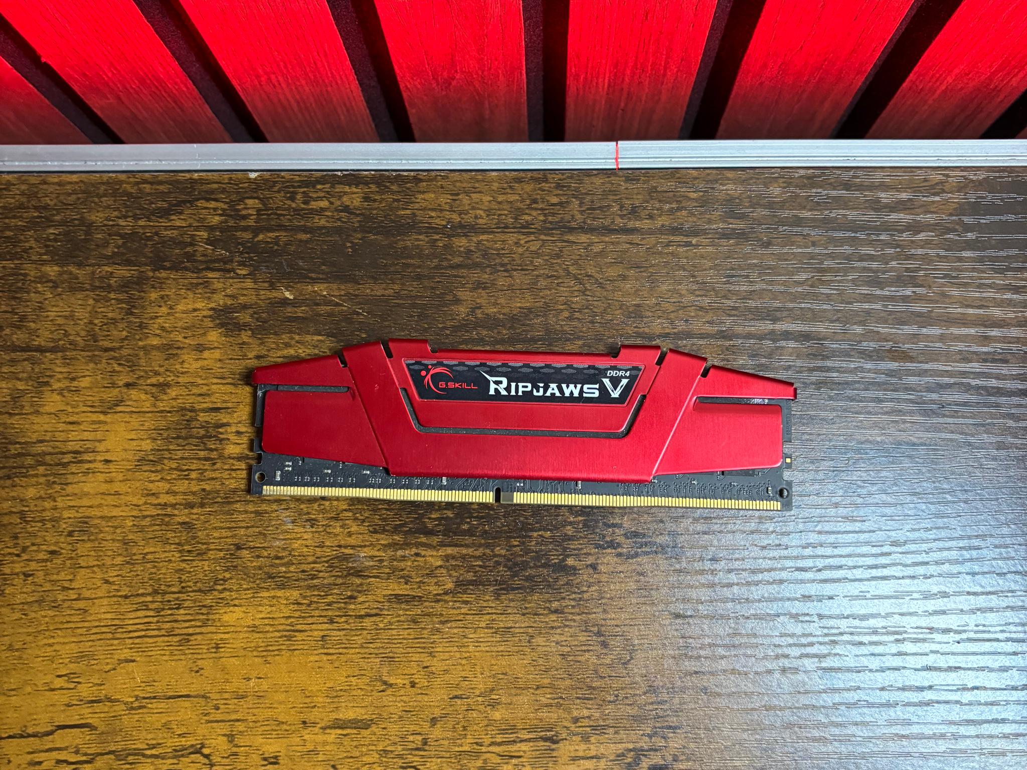 GSKILL RIPJAWS V 8GB DDR4 3200MHZ RAM