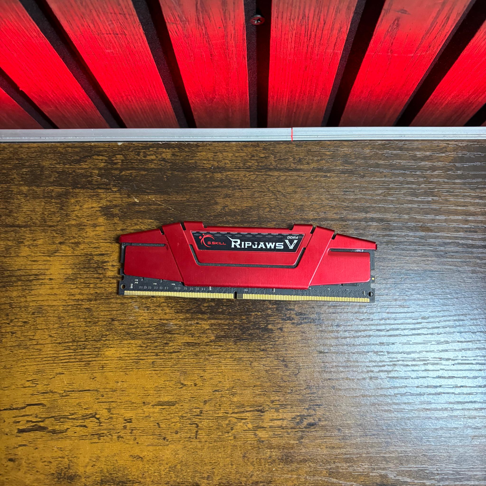GSKILL RIPJAWS V 8GB DDR4 3200MHZ RAM