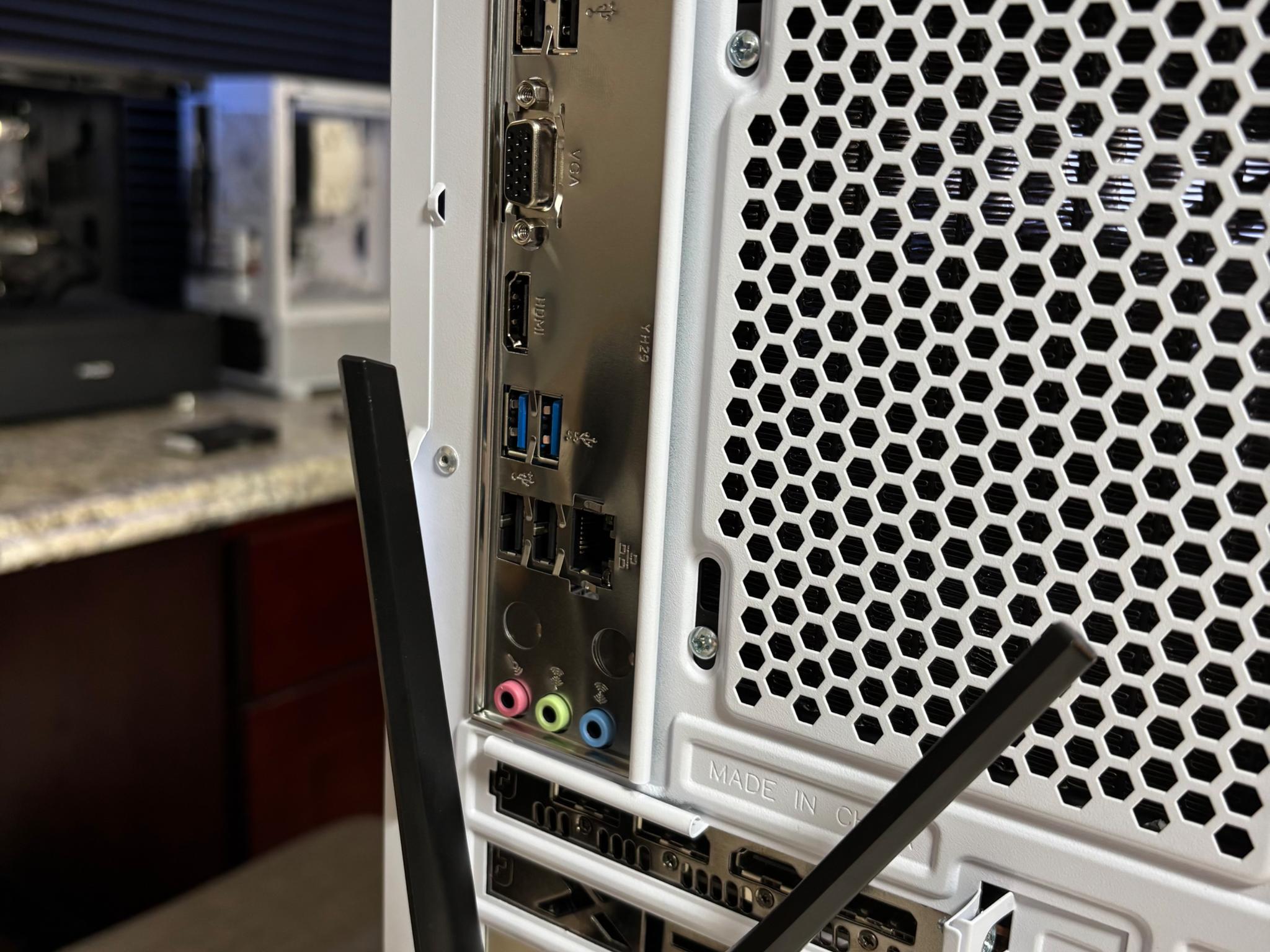 ⚫️⚪️ | Ryzen 5 3600 + RX 6600 8GB | 16GB | WiFi INCLUDED