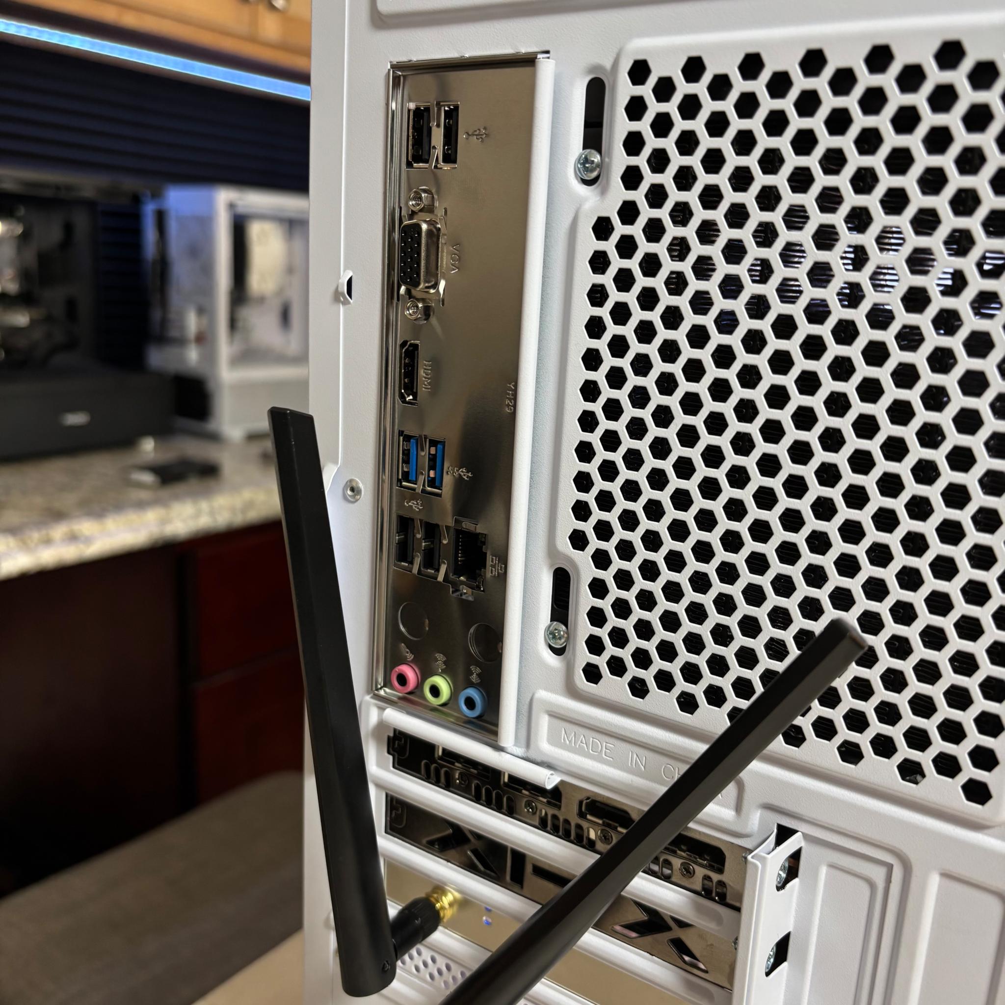 ⚫️⚪️ | Ryzen 5 3600 + RX 6600 8GB | 16GB | WiFi INCLUDED
