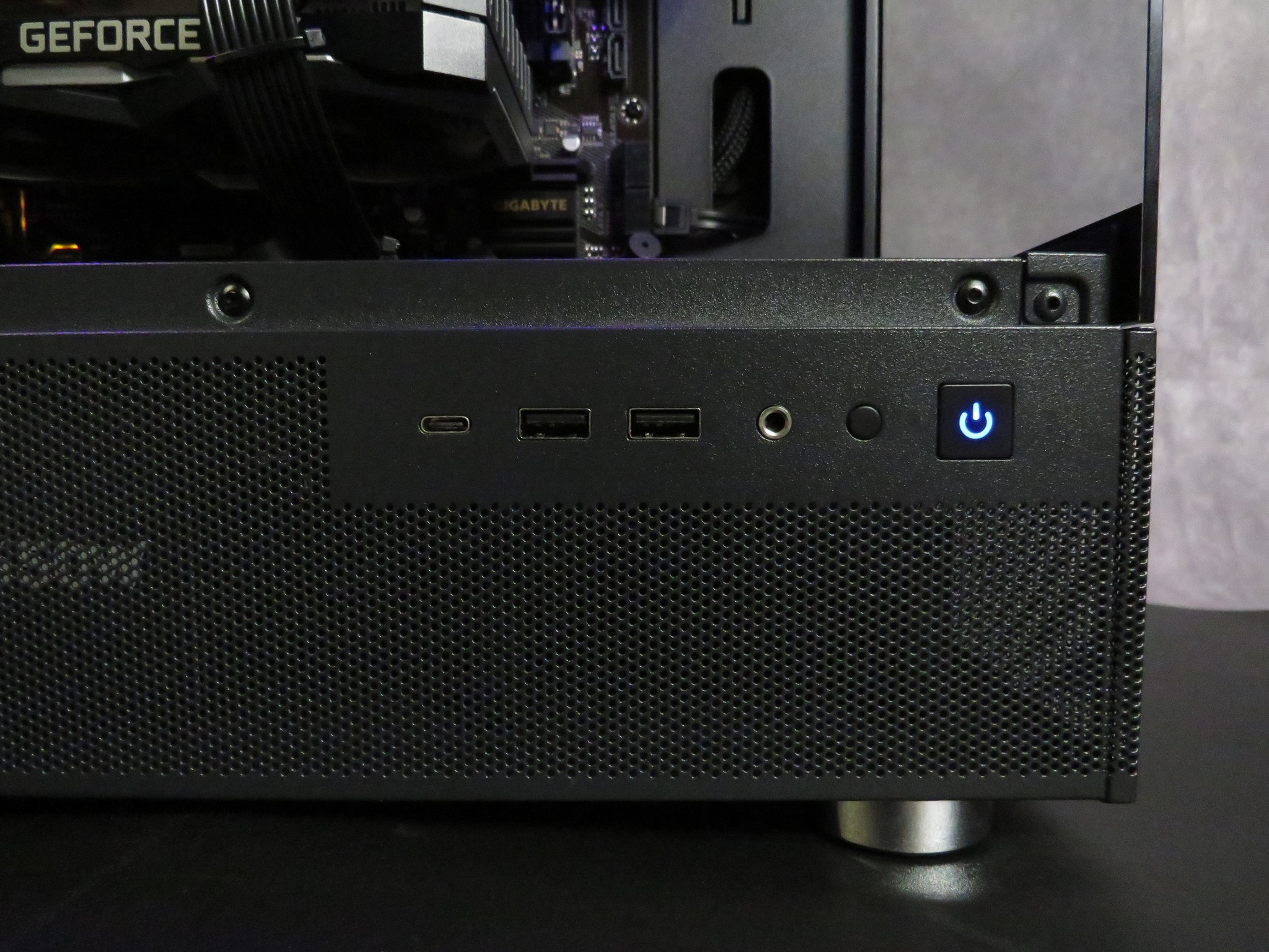 Mid-Range Gamer: Ryzen 5 5500 + MSI GTX 1660 Super + 16 GB DDR4 + 1 TB SSD