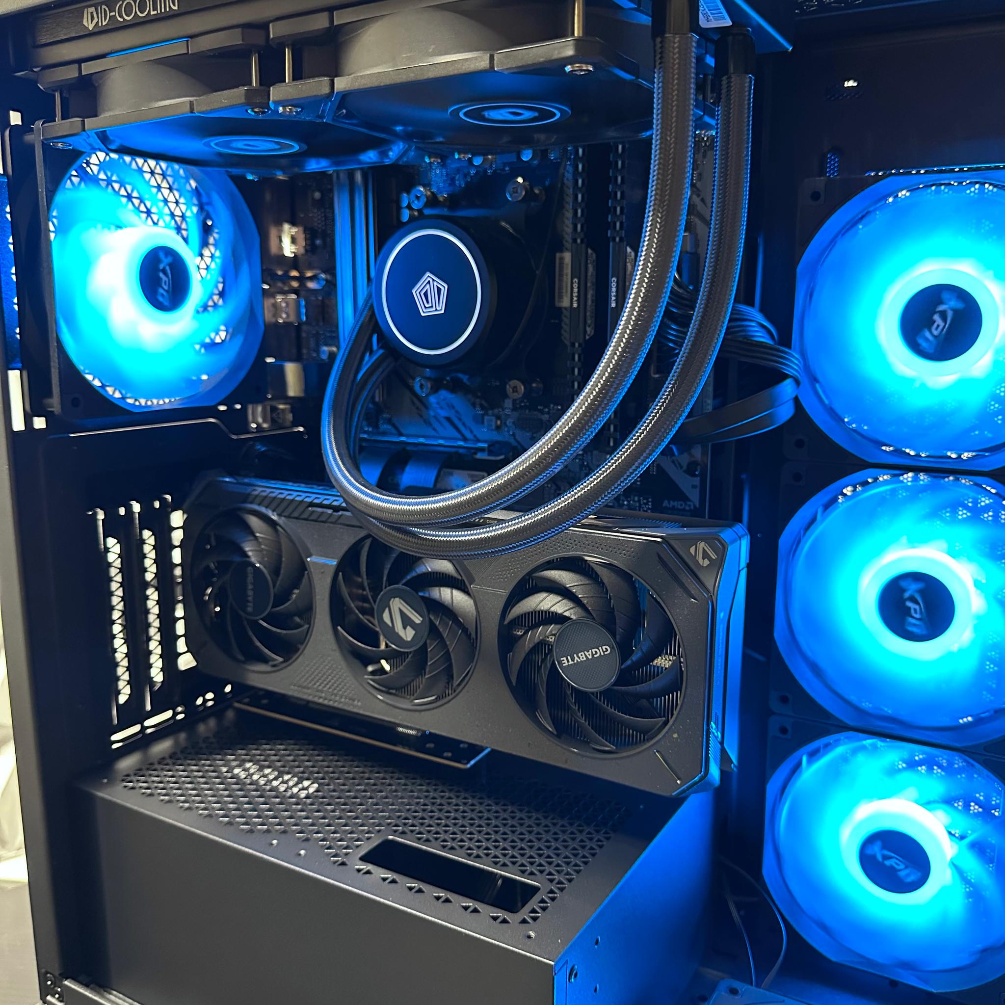 Gaming pc / Ryzen 5 5600x / RTX 5060 / 32GB 3200MHz Ram / 1TB crucial SSD / B550 / windows 11 pro