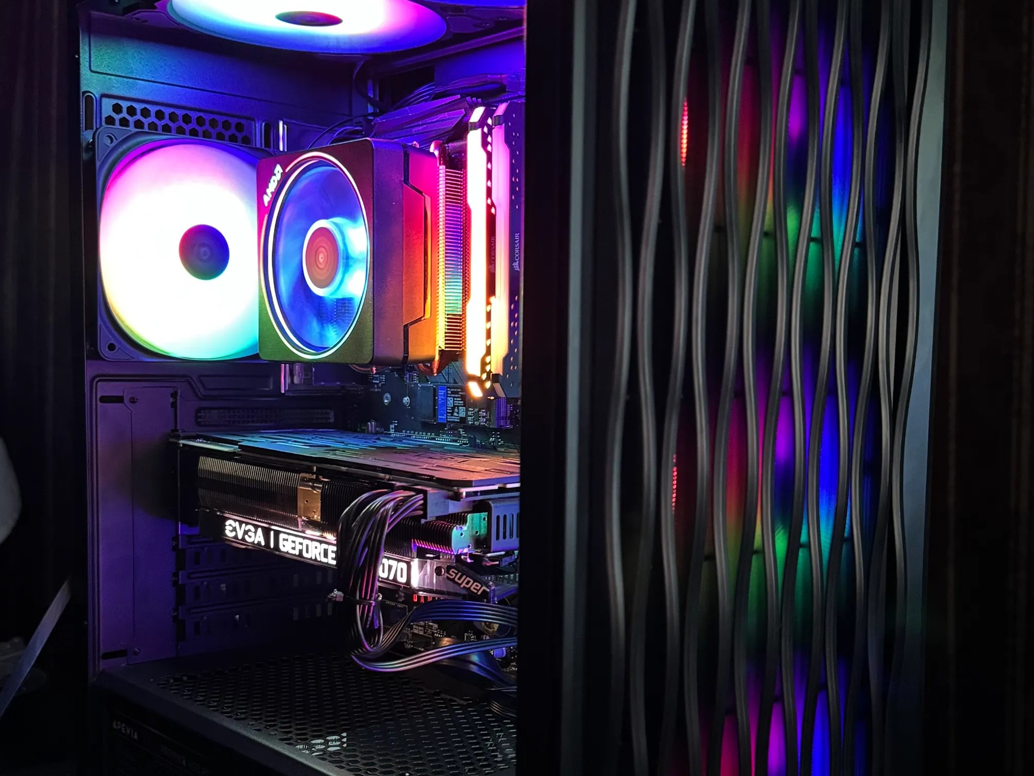 EVGA RTX 2070 super + RYZEN 7 3700x +16 GB RAM (THE PHANTOM RGB)