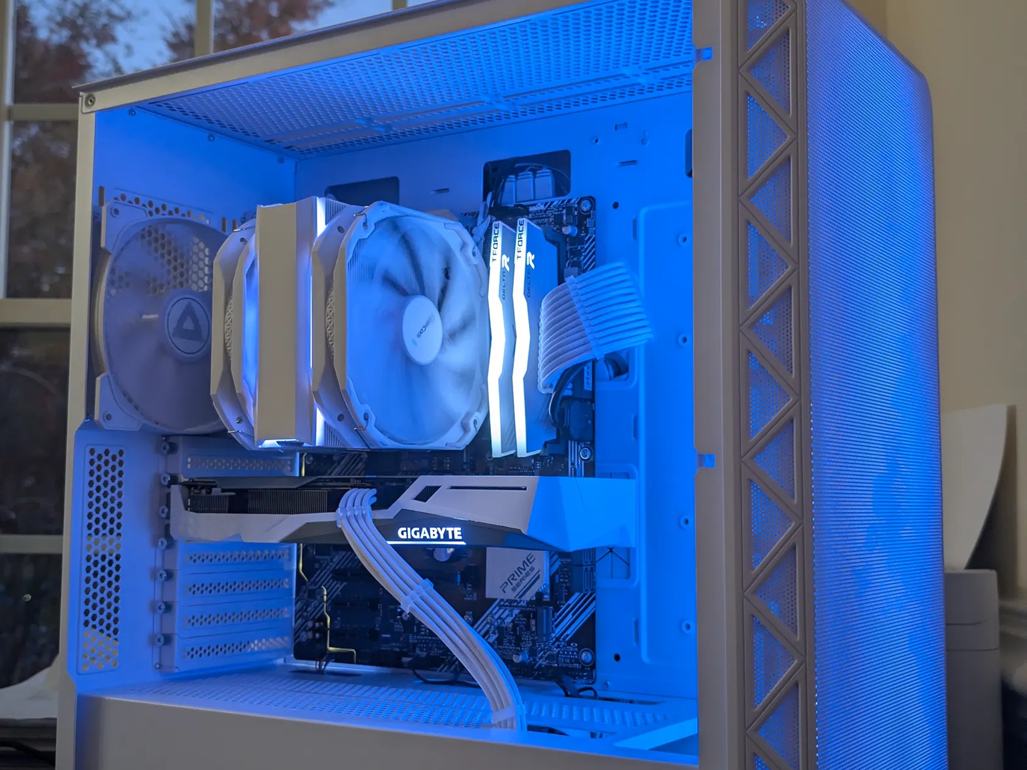 ❄️🧊👻FROZEN GHOST👻🧊❄️CUSTOM WHITE RTX 3060 12GB|AMD RYZEN 5 3600|ASUS PRIME B550-PLUS|1080P BEAST
