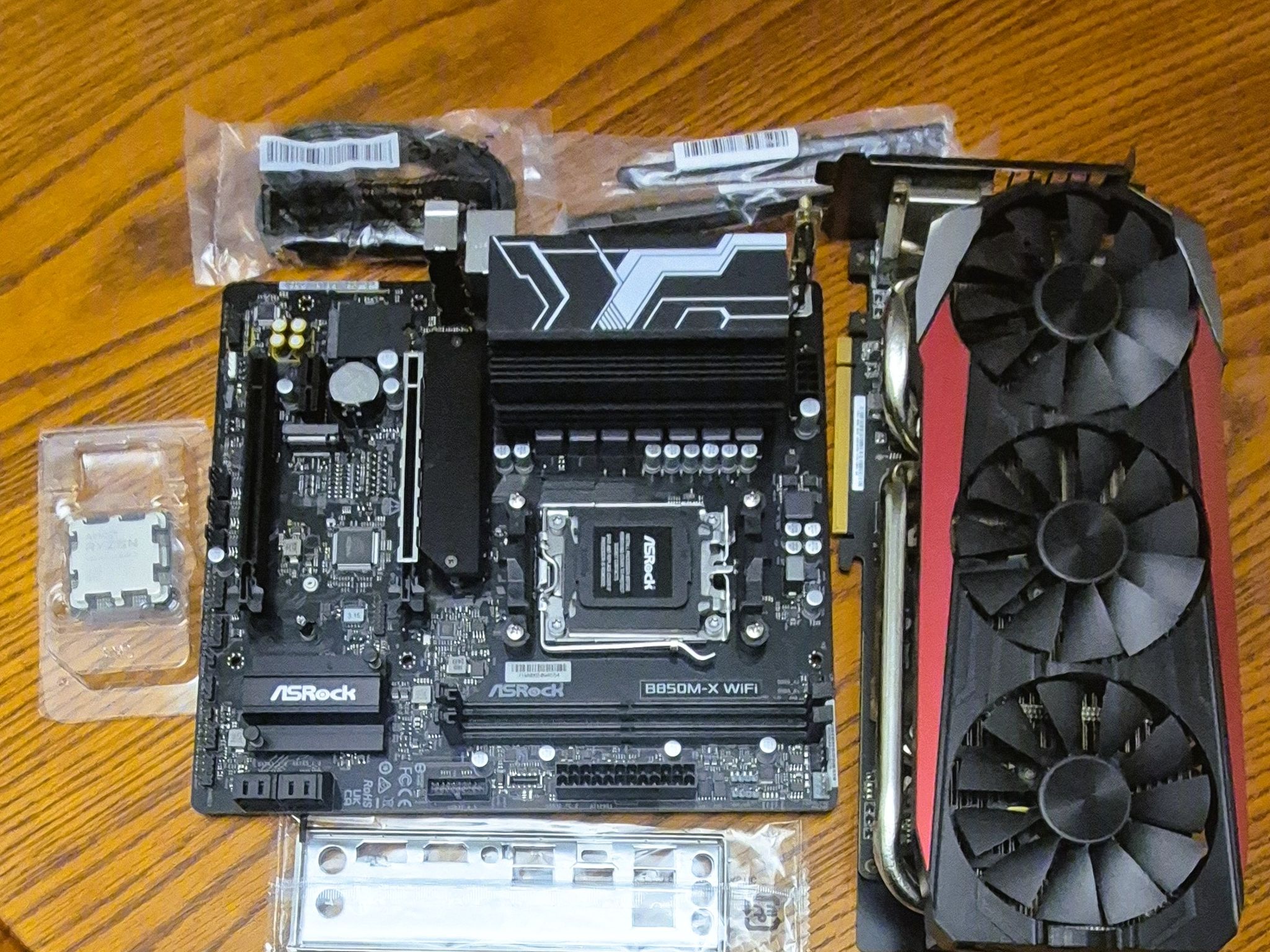 Bundle ASRock B850M-X WiFi AM5 AMD Micro ATX Mobo, Ryzen 7 7700X, ASUS STRIX-R9 390X GPU, 32GB RAM