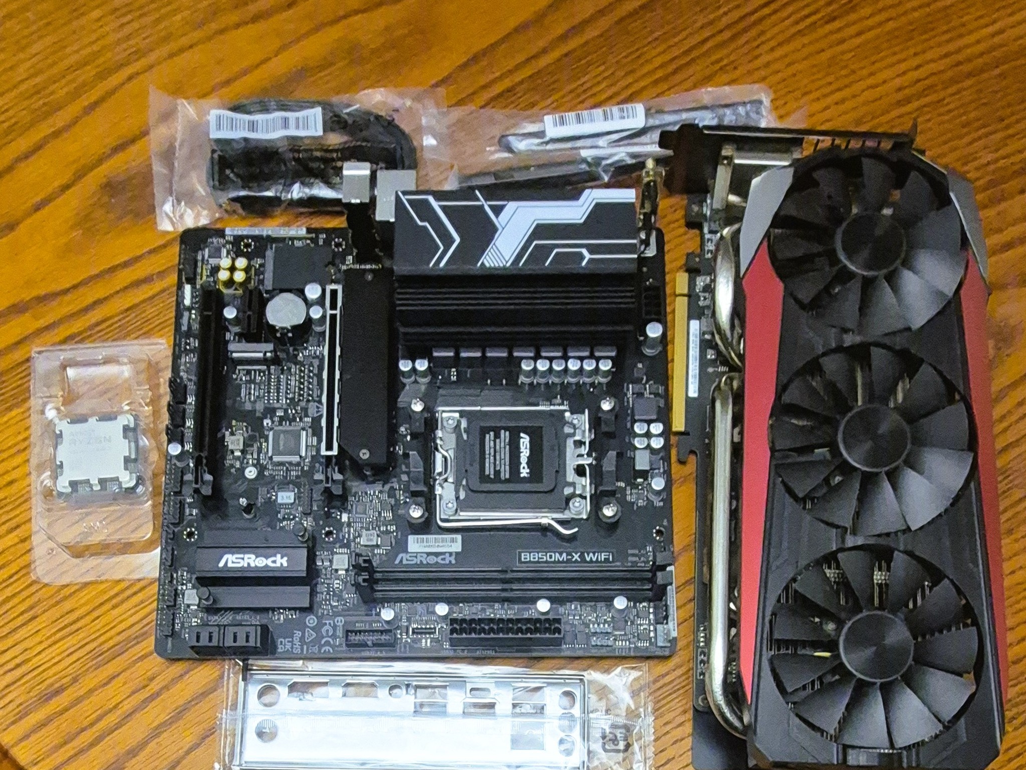 Bundle ASRock B850M-X WiFi AM5 AMD Micro ATX Mobo, Ryzen 7 7700X, ASUS STRIX-R9 390X GPU, 32GB RAM