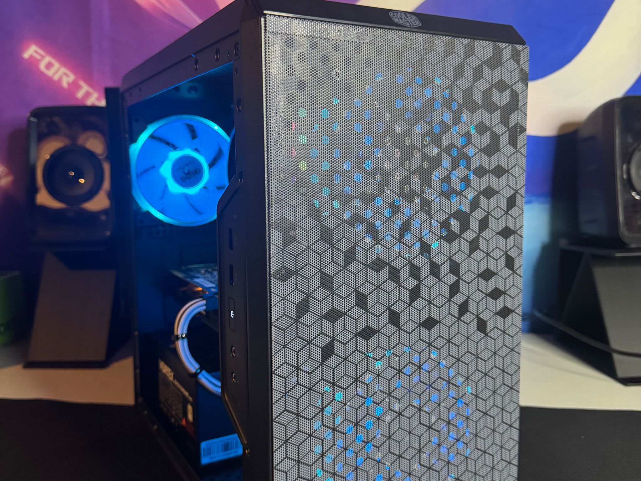 FTL: AMD RYZEN 2600 / 16gb / 512 ssd / Nvidia 1070ti 8gb